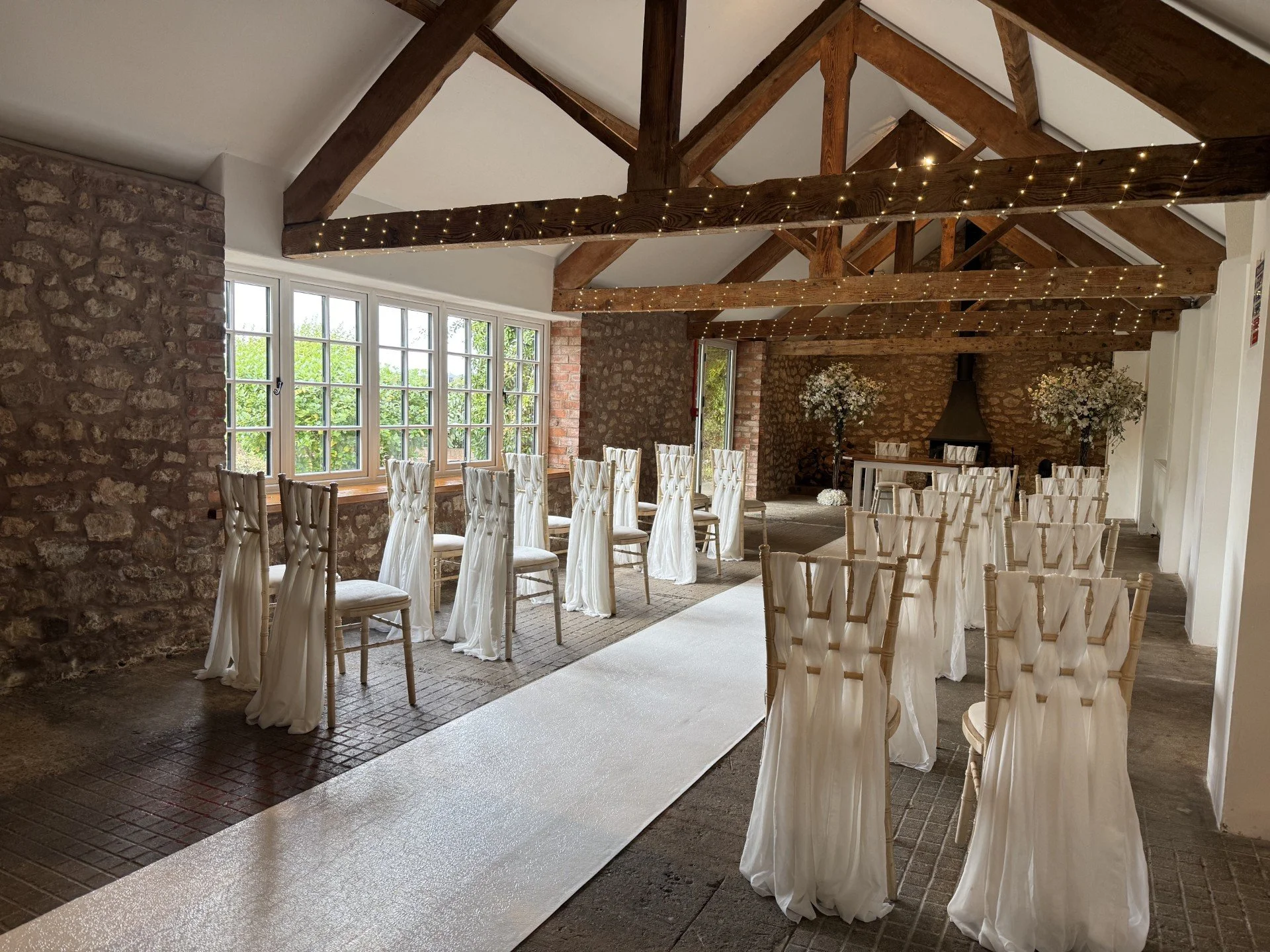 quantock-lakes-micro-weddings-rustic-barn-5.jpg