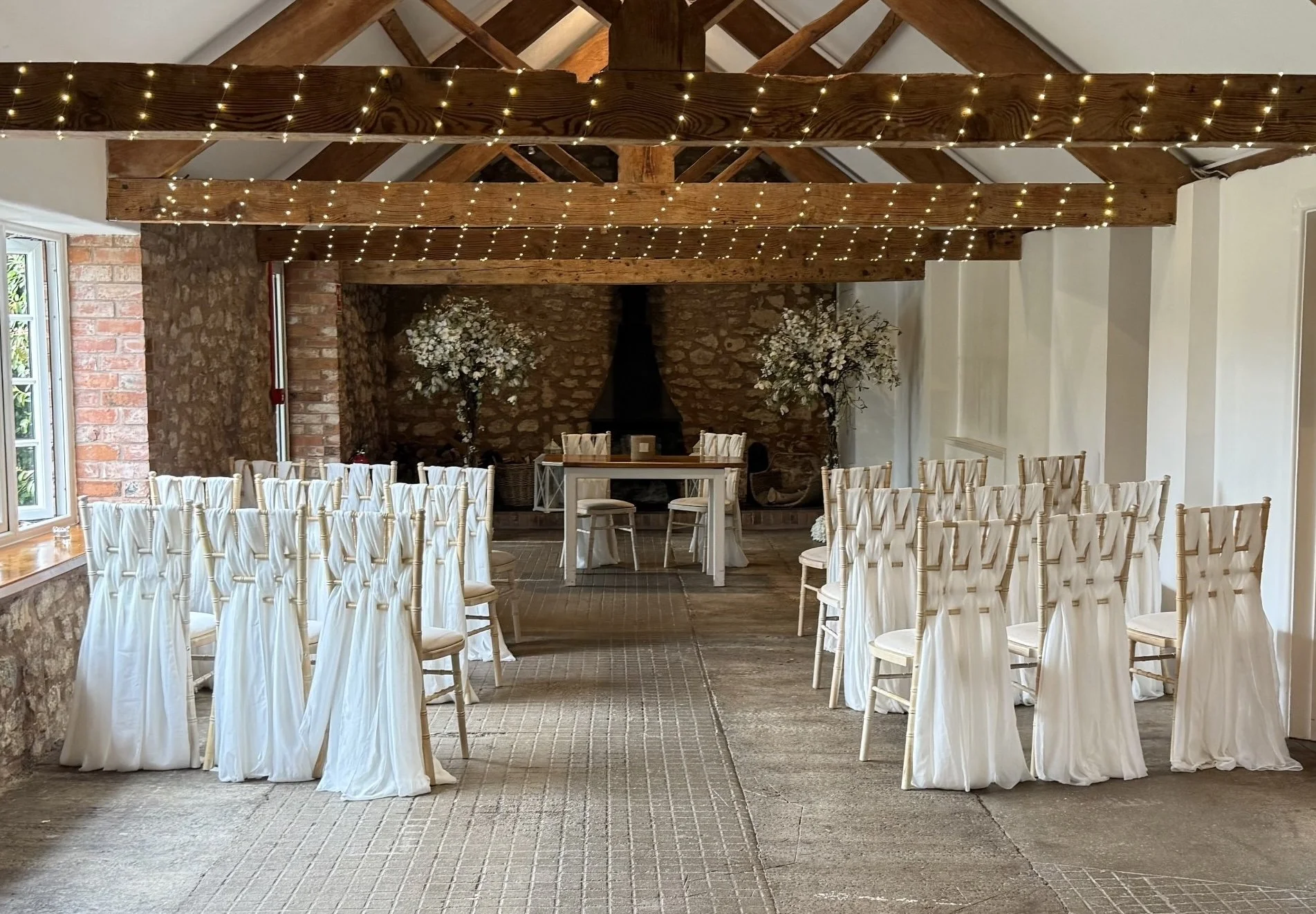 quantock-lakes-micro-weddings-rustic-barn-1.jpg