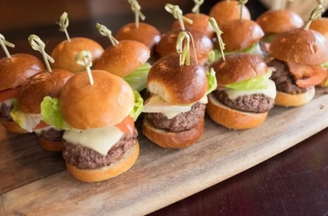 Mouthwatering Mini Cheeseburger Sliders with American Cheese and Russian Dressing