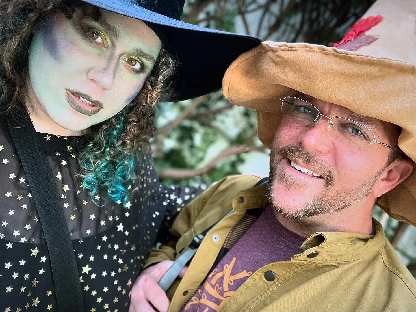 Went trick-or-treating for the first time in a couple decades. 🧙&zwj;♀️👻

#halloween #wickedwitch #elphaba #trickortreat