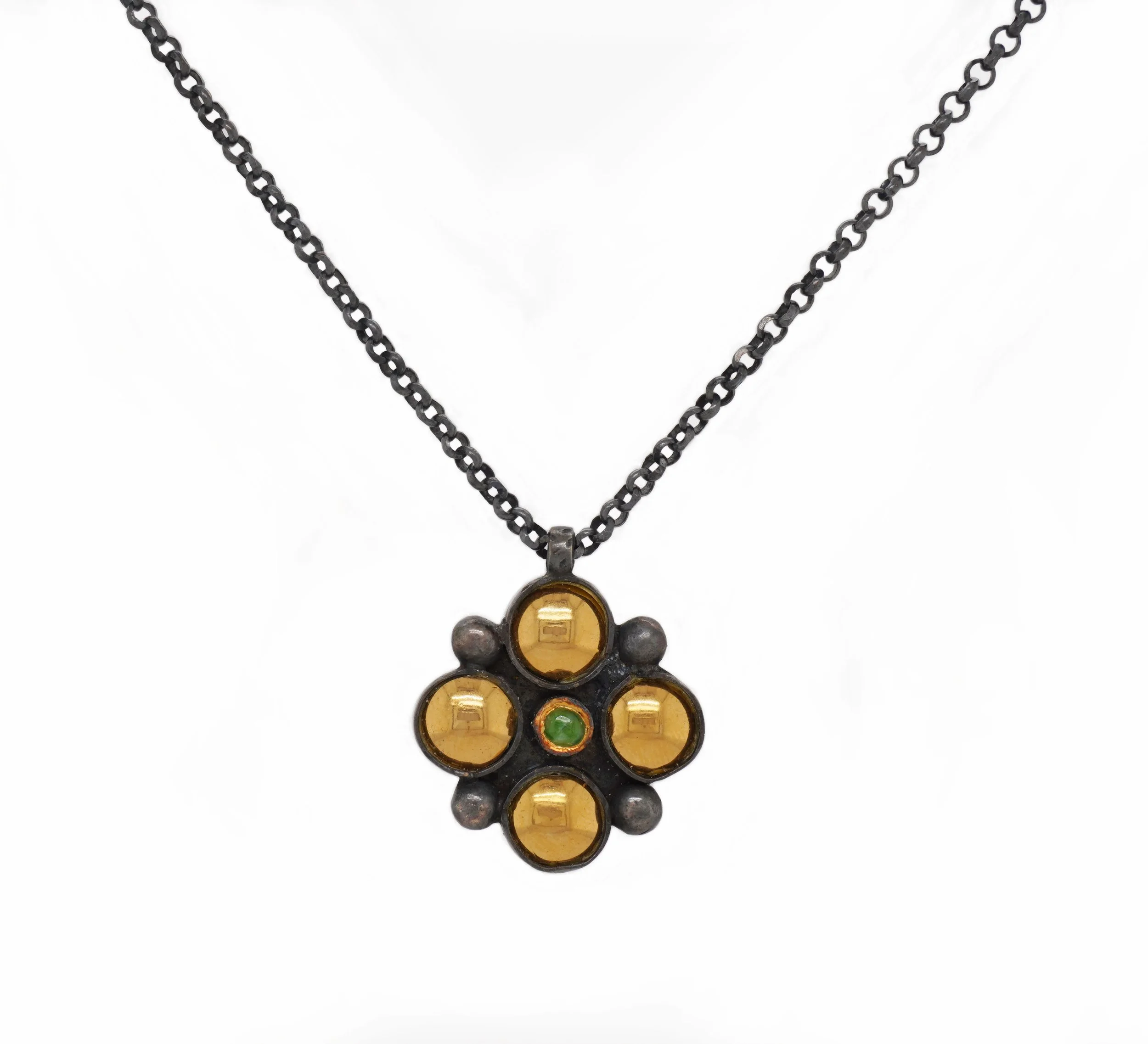 necklace1_black.jpg