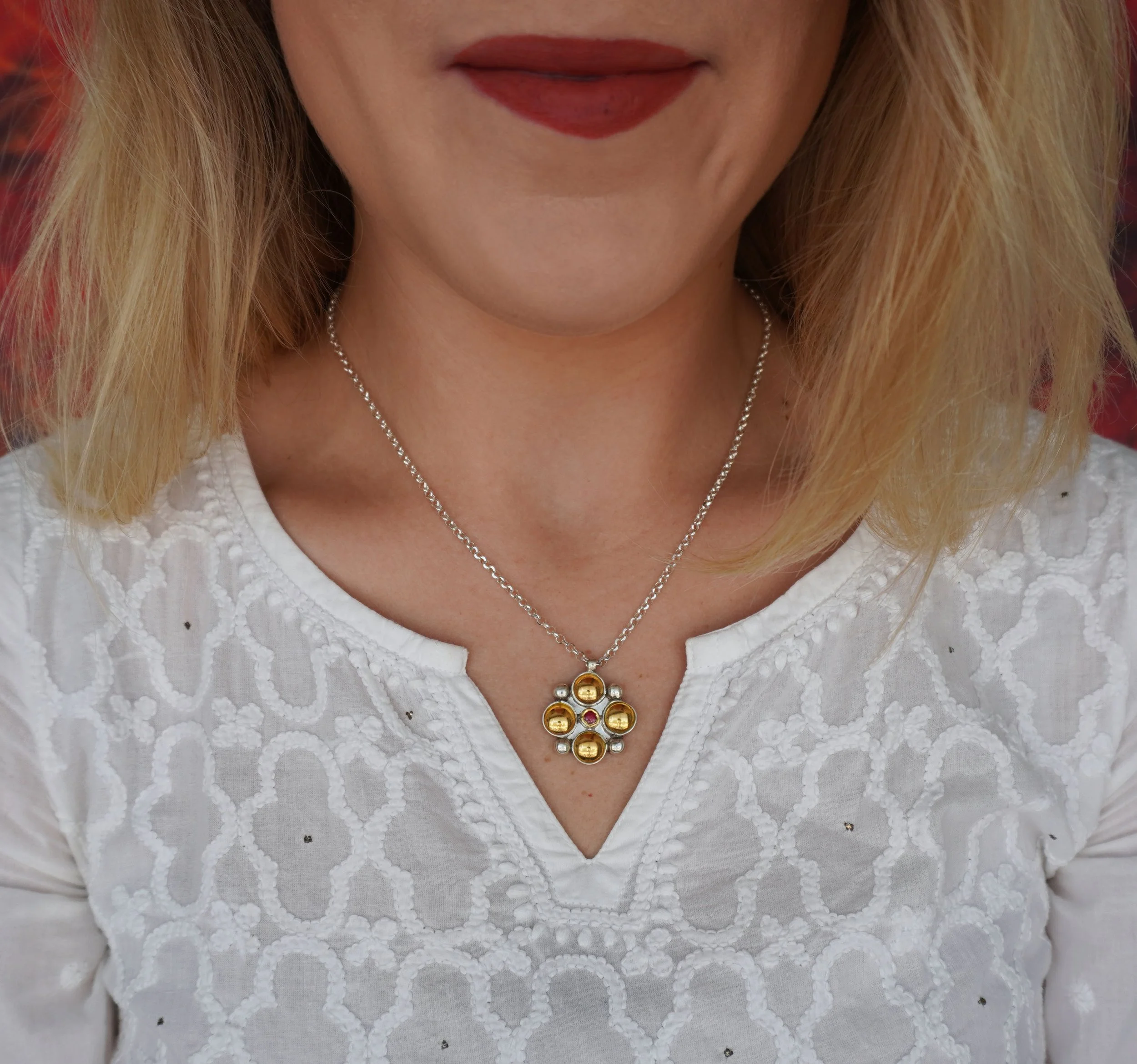 necklace1_body.jpg