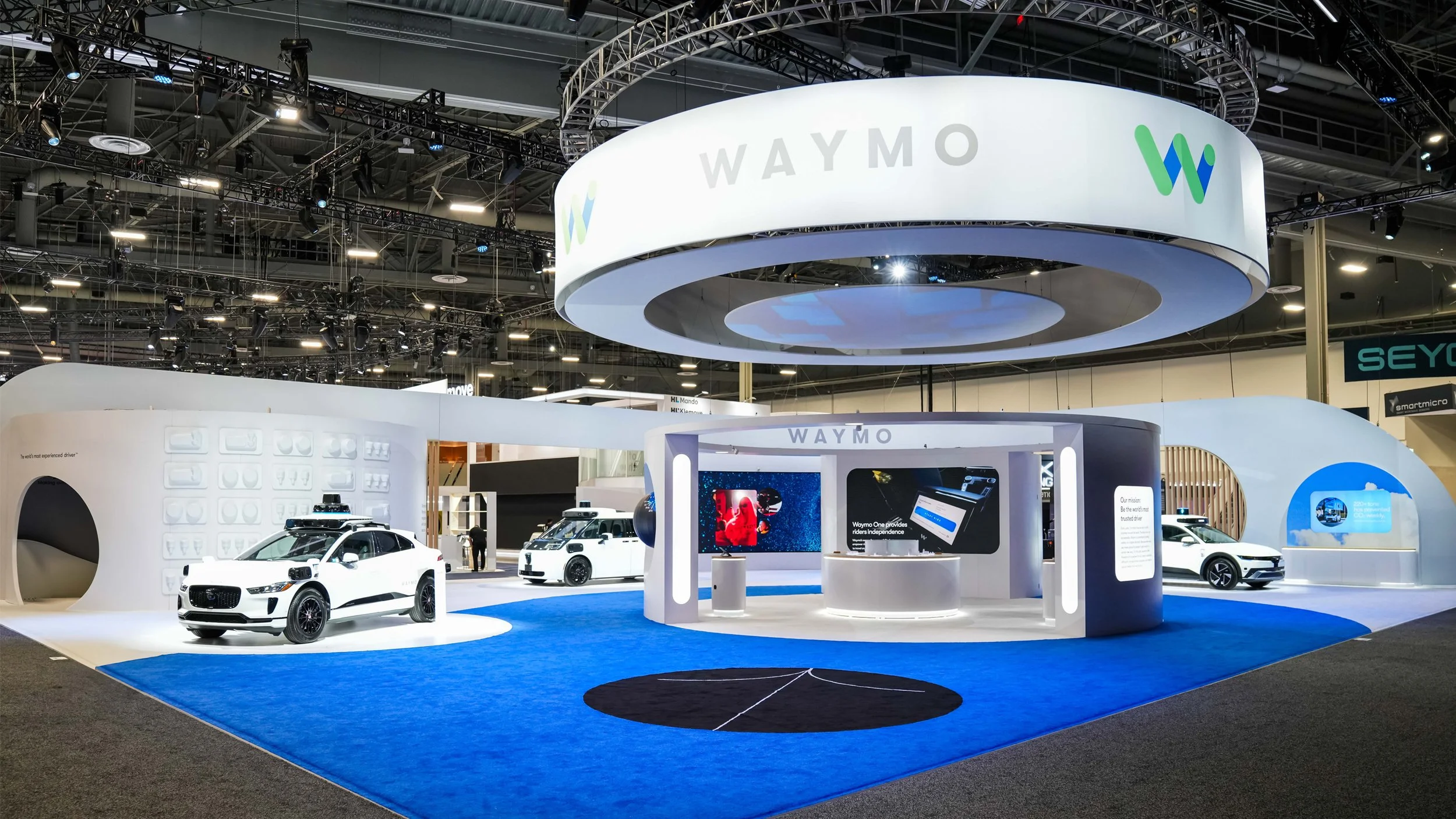 AV_Waymo_CES25_1a.jpg