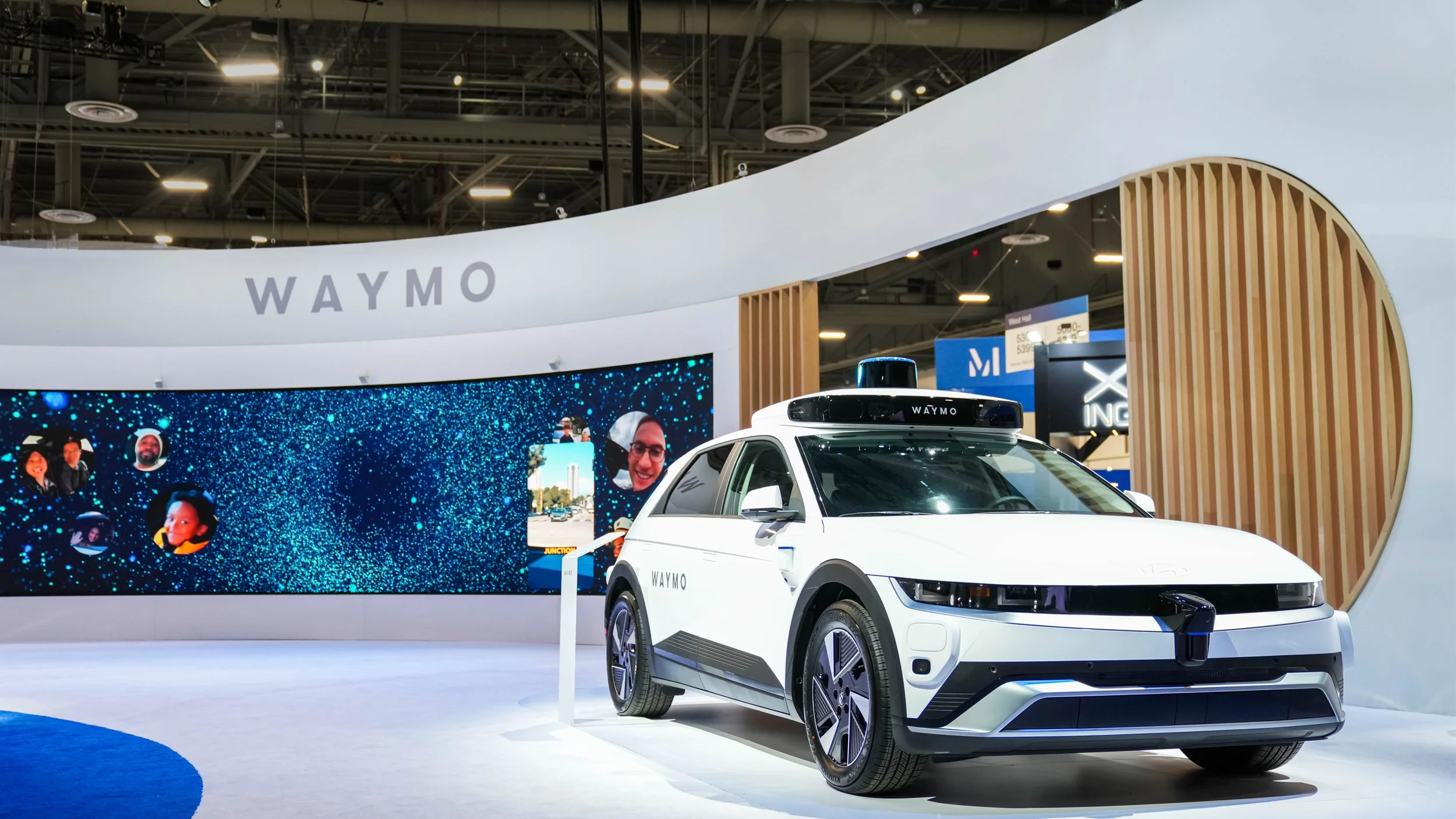 AV_Waymo_CES25_1c.psd.jpg