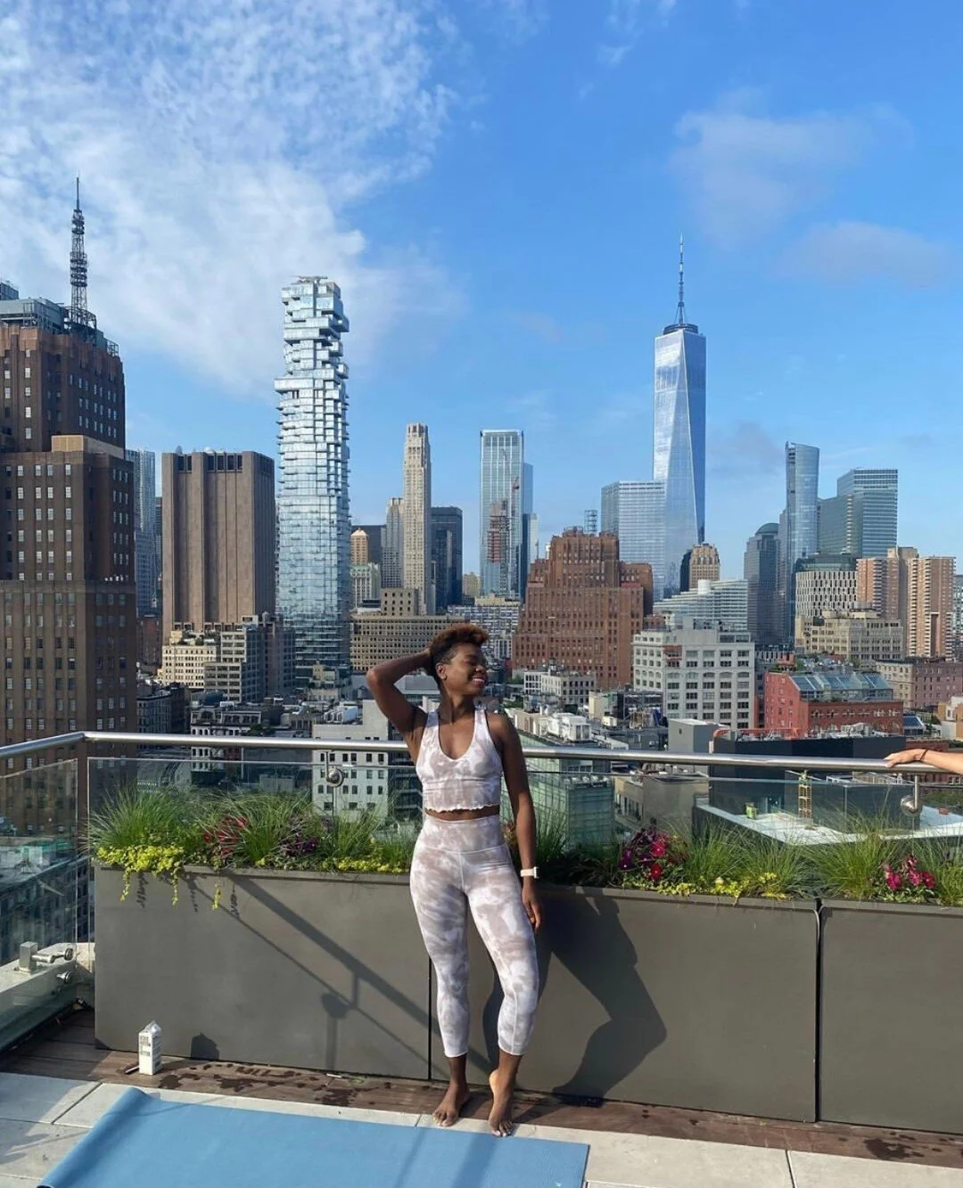 Feelin&rsquo; Myself Friday! 🙌🏾⁠
⁠
💛Look how far we&rsquo;ve all come! No one else knows you better than yourself, and no one can hype you up like you can. So let&rsquo;s be proud of, celebrate, and FEEL OURSELVES today!