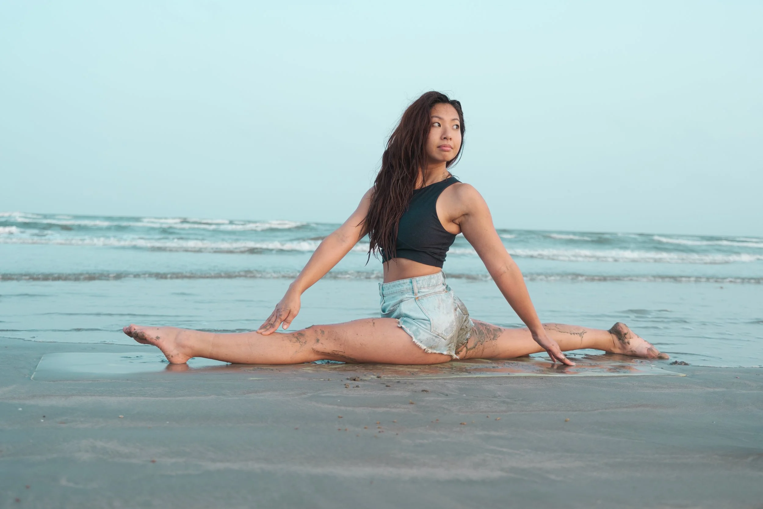 VickieNguyen_BeachYoga_byAREXPRESSIONS.COM_April 25, 2026_7728 x 5152_DSCF9210.jpg