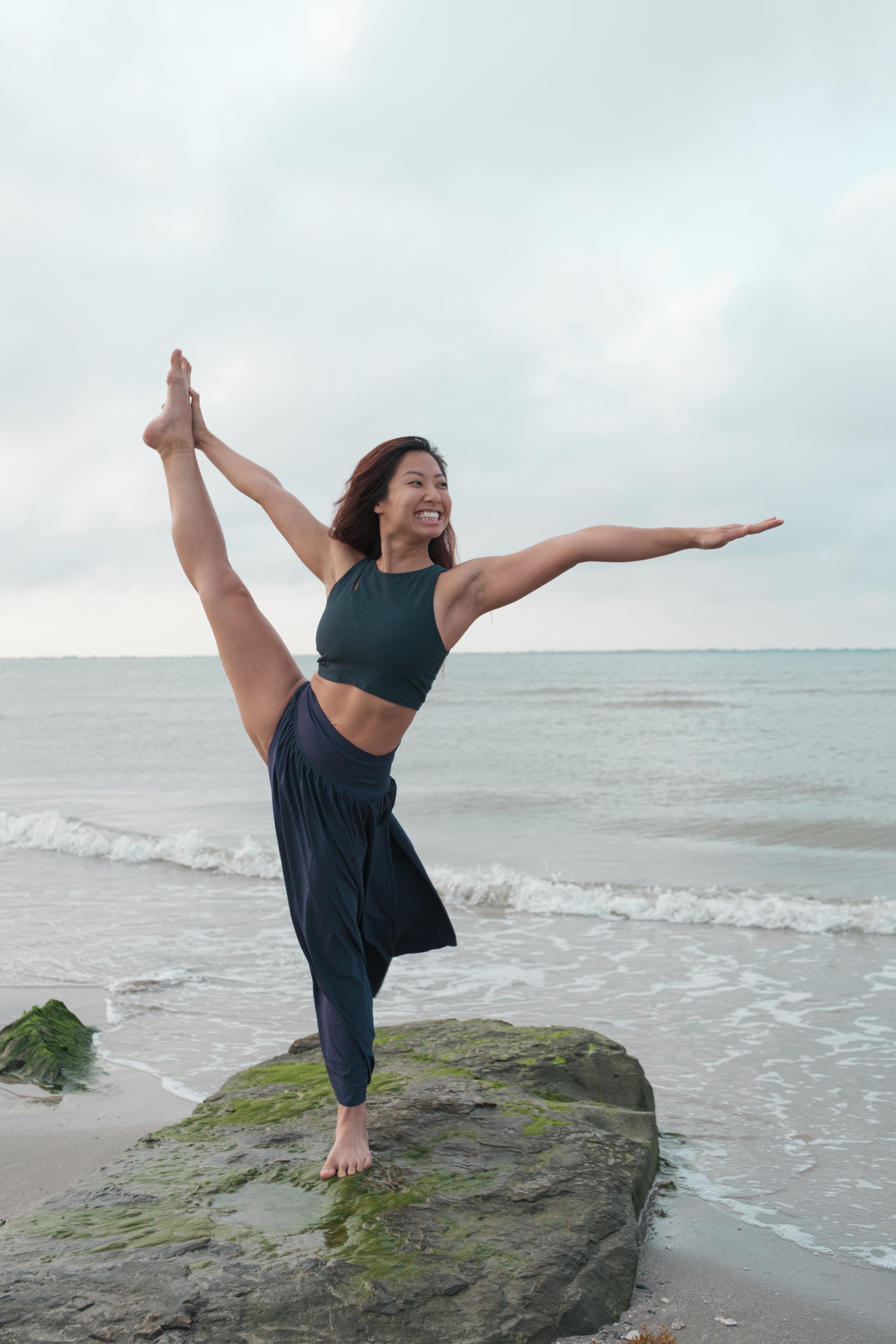 VickieNguyen_BeachYoga_byAREXPRESSIONS.COM_April 25, 2026_5152 x 7728_DSCF9065.jpg