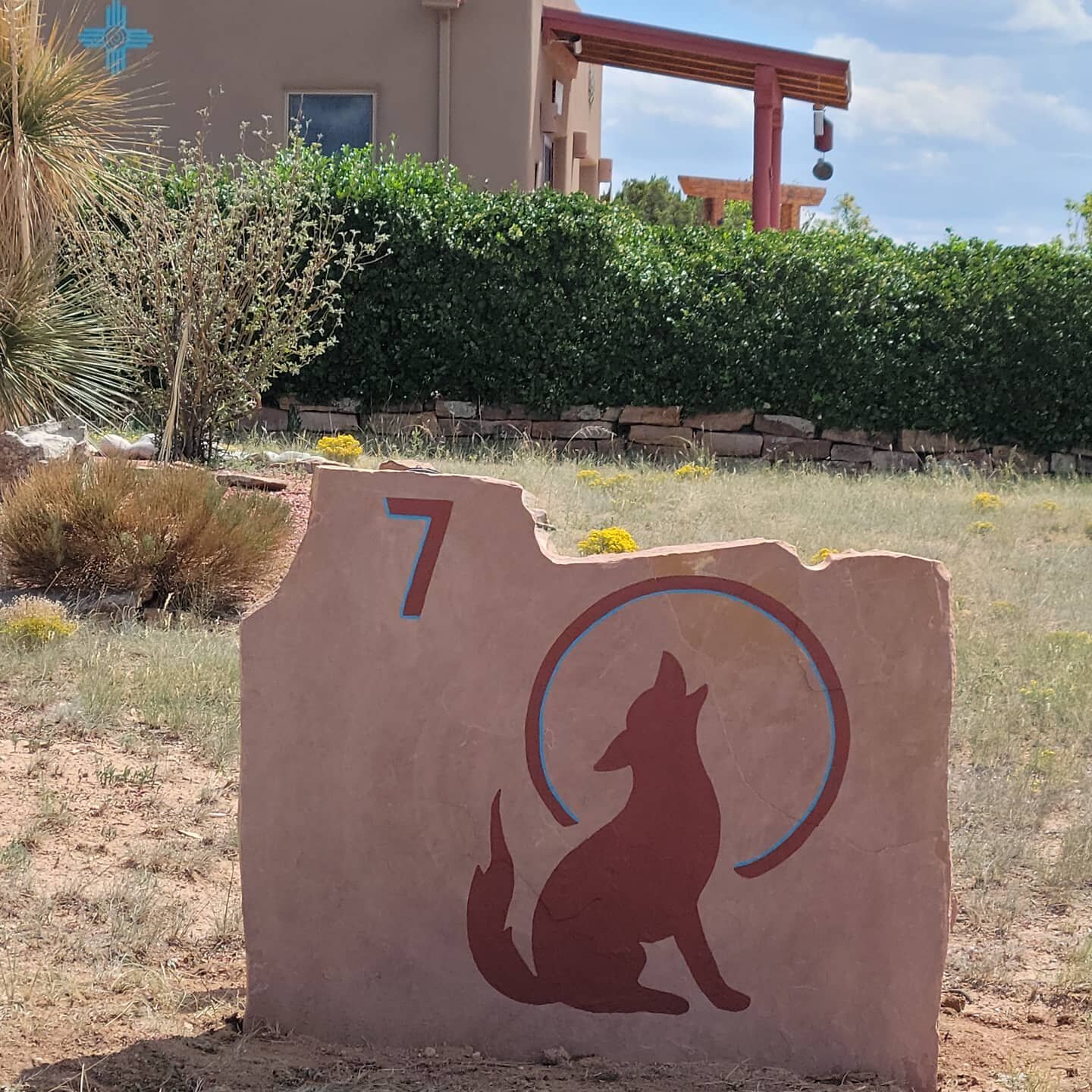 Full moon...blue Moon. Just finished painting this coyote howling at the moon on a piece of flagstone. I love living in the high desert...it's no wonder why so many artists gravitated here! #fullmoon  #bluemoon #coyotes #landart #highdesertlife #land