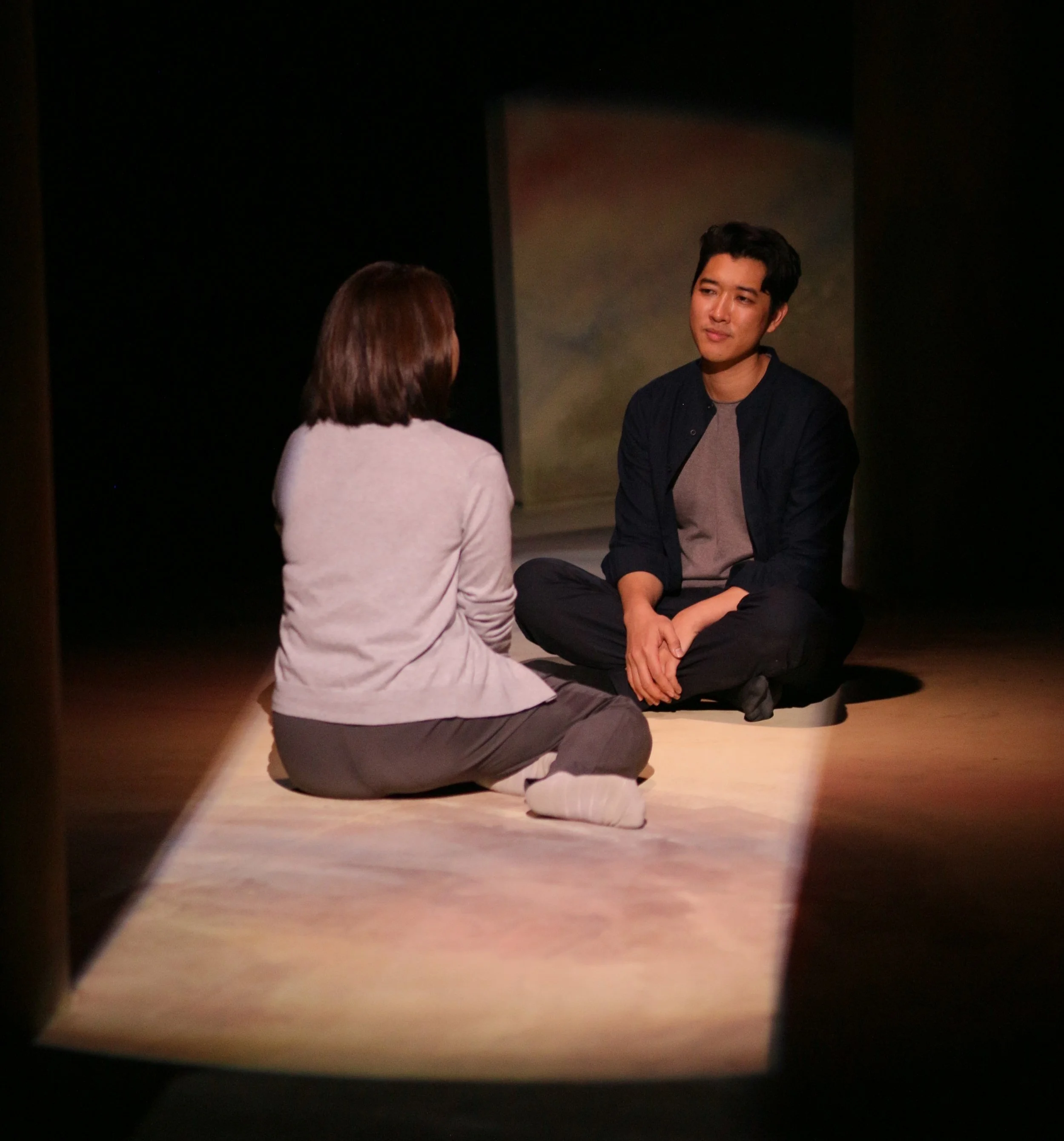 "Vin Kridakorn takes on an insanely difficult script and makes it look effortless, jumping into new scenes, new emotions, and new conflicts with striking precision." - Kalaprapruek