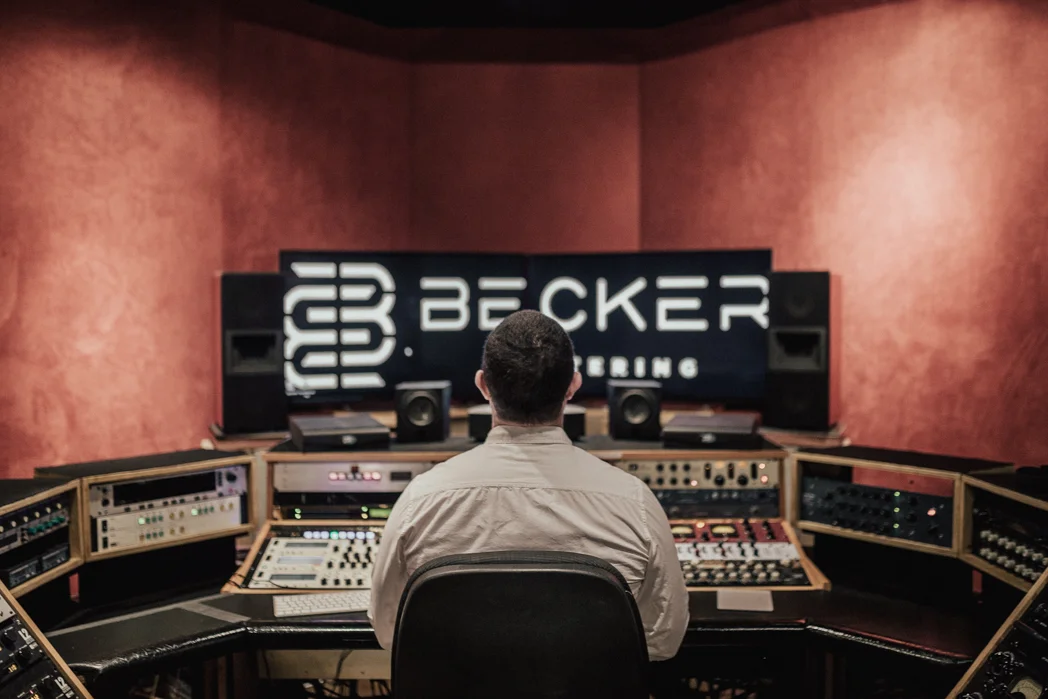 Becker Mastering_Socials_Warm-8574.jpg
