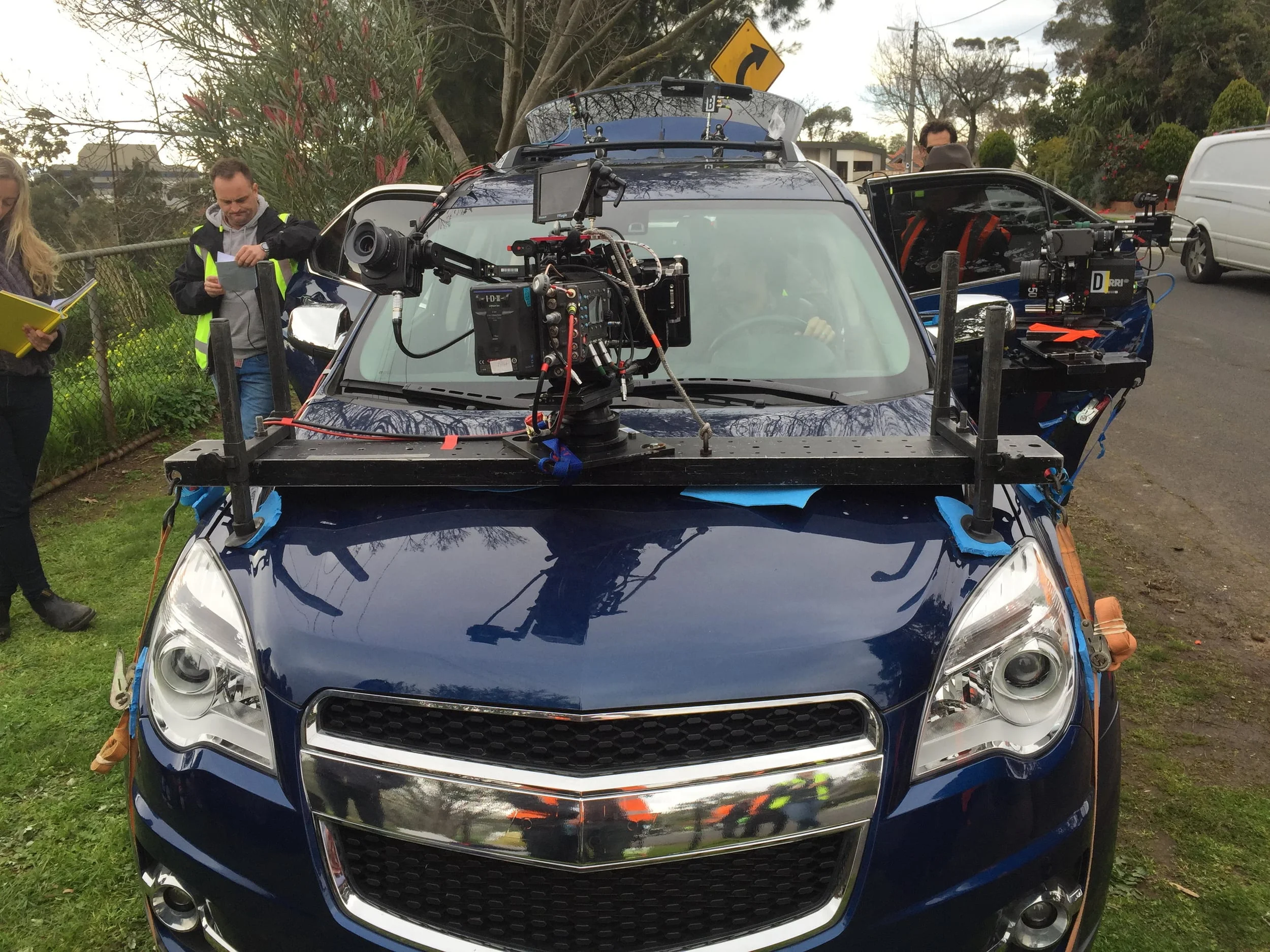 car mounts.JPG
