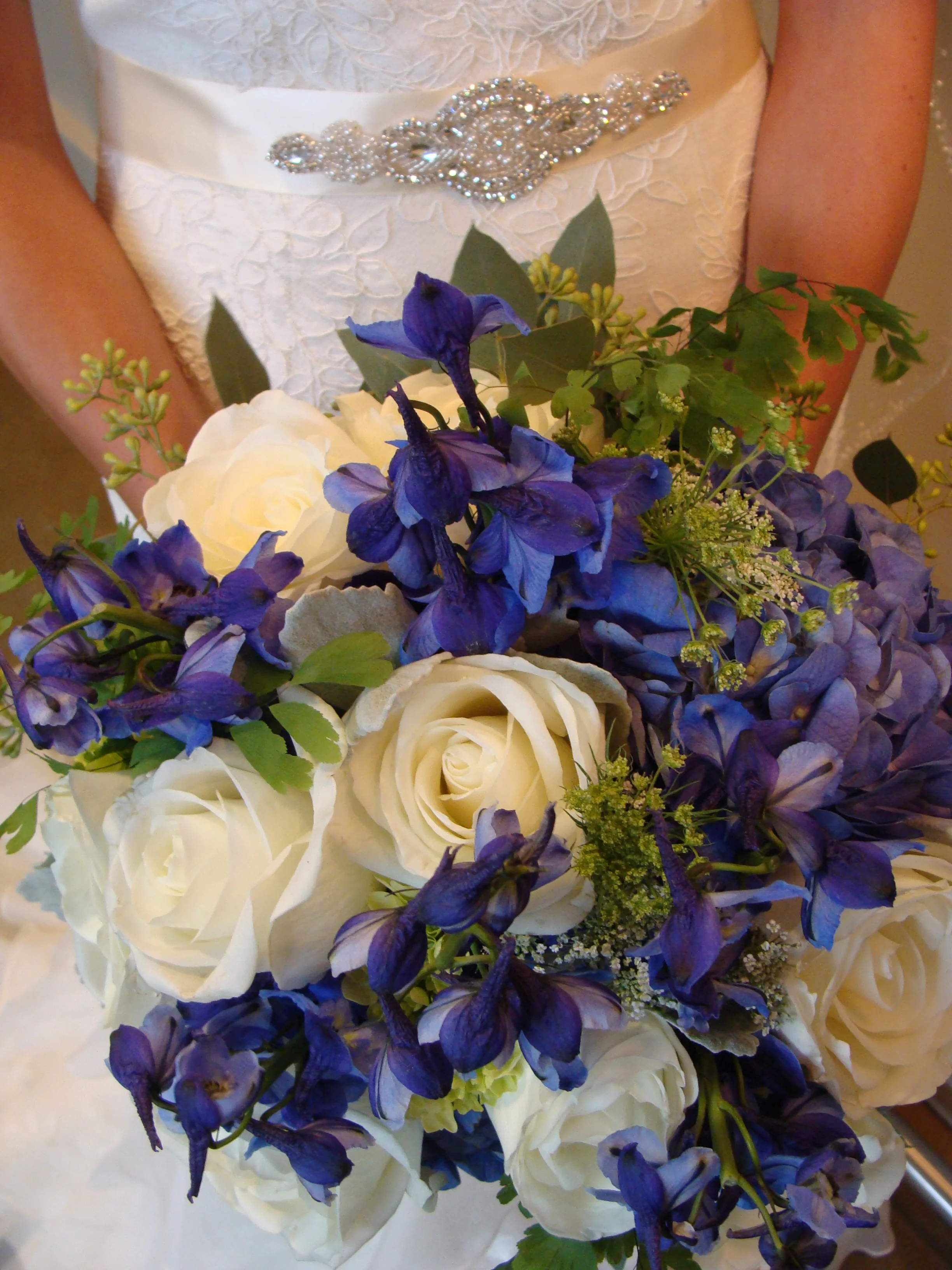Gardeney Blue and white bouquet
