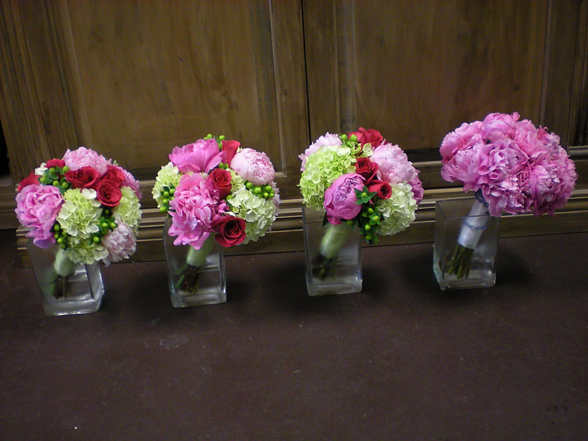 bridal-bouquet-with-bridesmaid-bouquets_7908470552_o.jpg