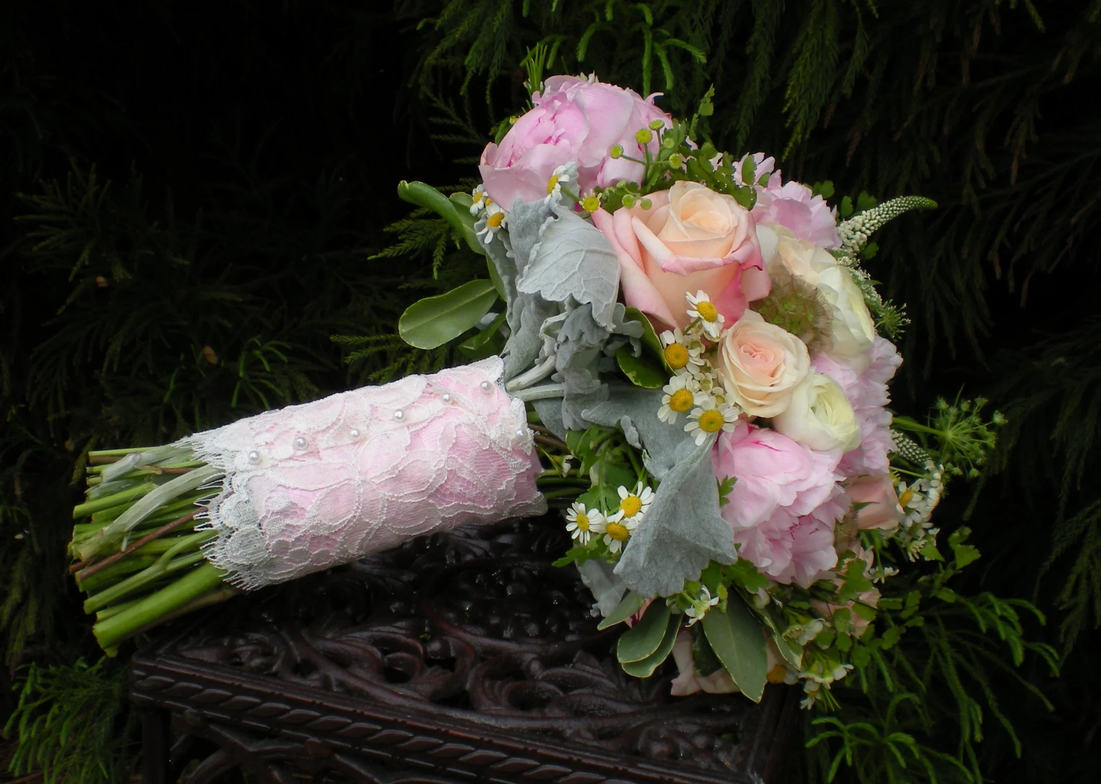 casteel-bridal-bouquet-with-lace-wrap---2.jpg