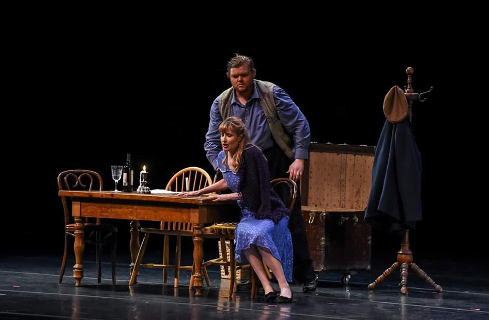 Mimi in La Boheme, Brott Opera