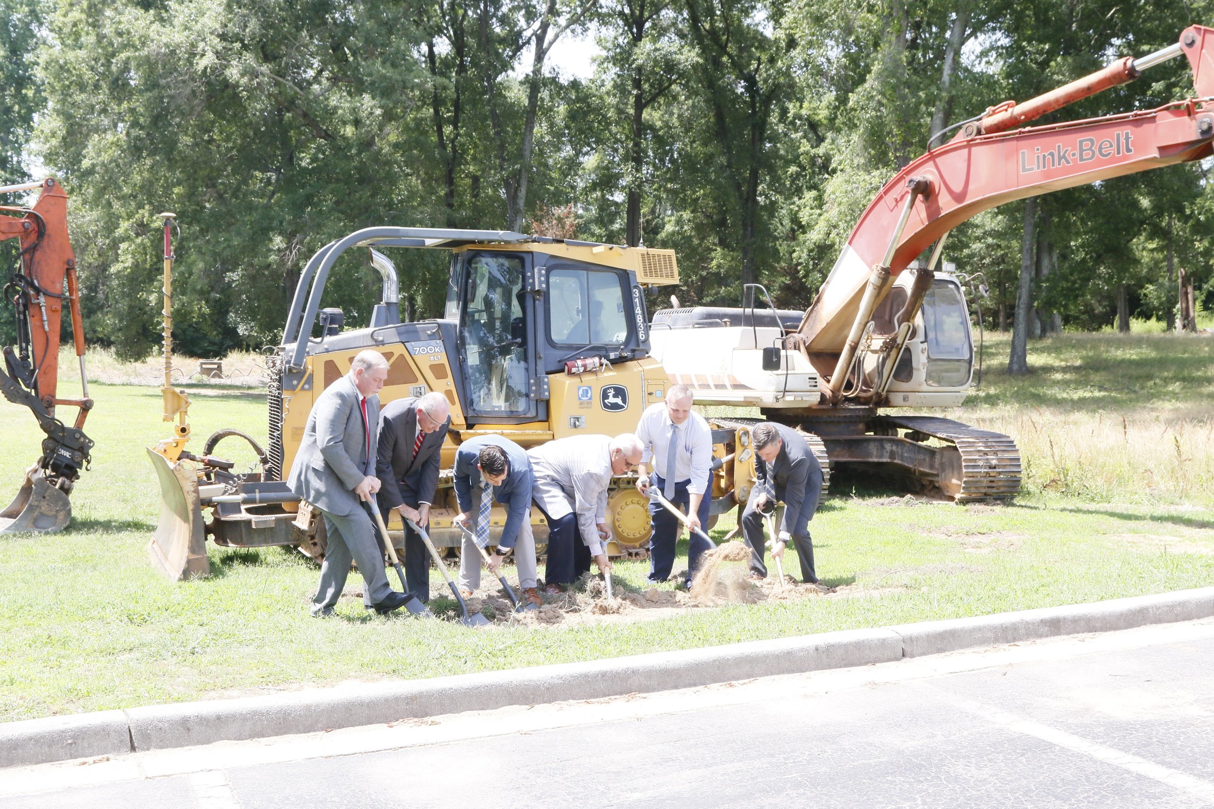GroundbreakingPhotos15.JPG