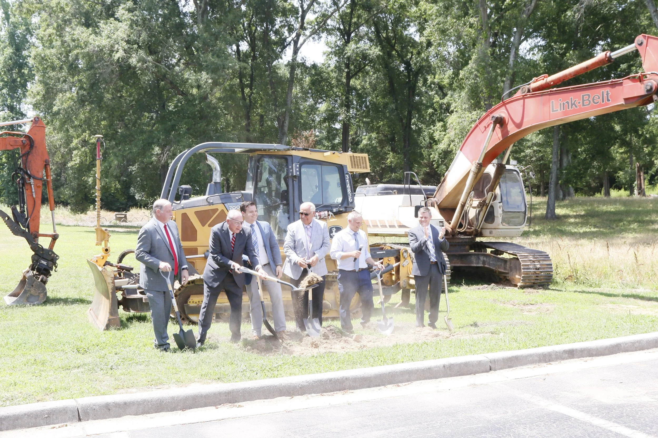 GroundbreakingPhotos16.JPG