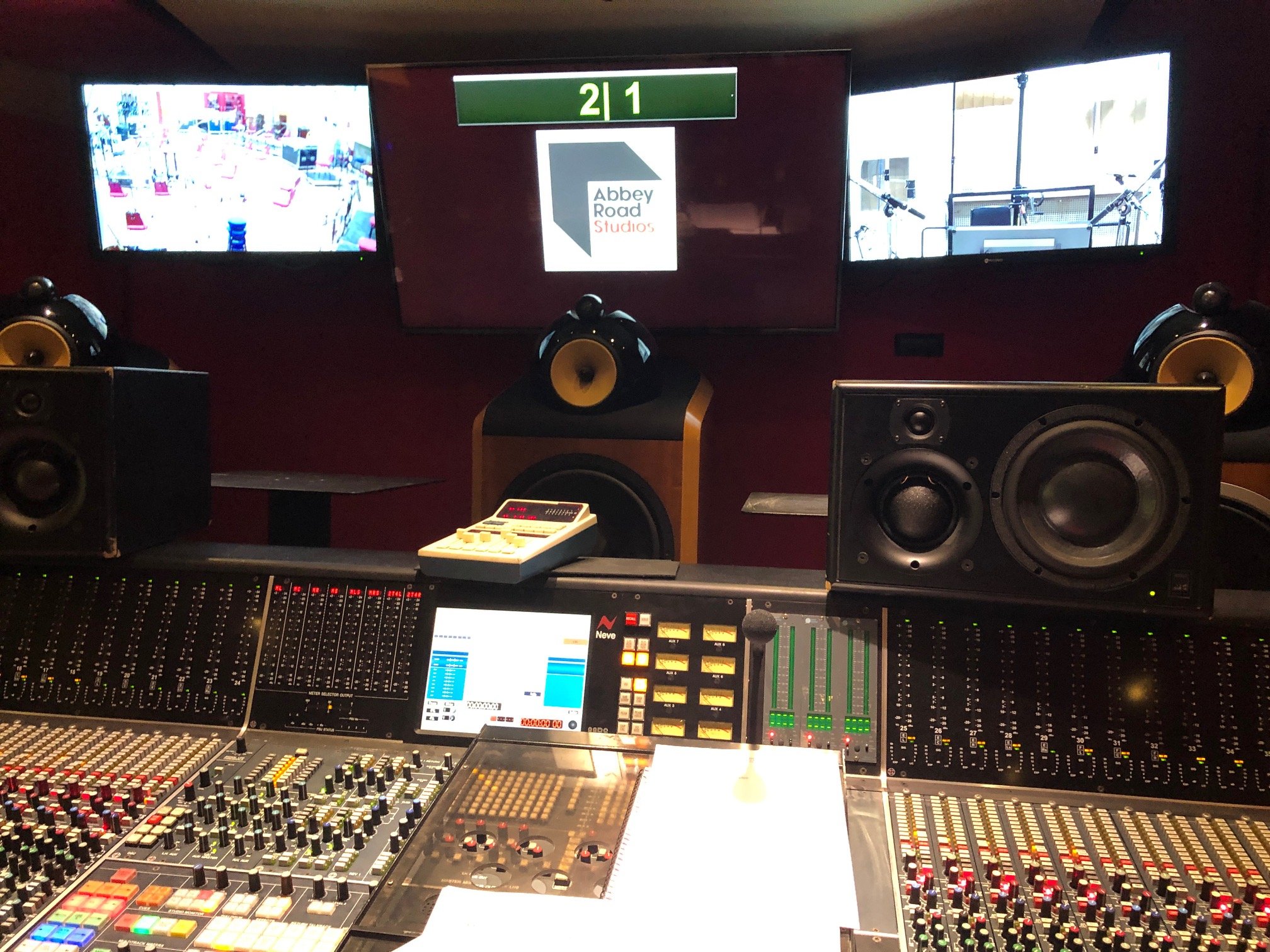 Abbey Road Control Room 2.JPG