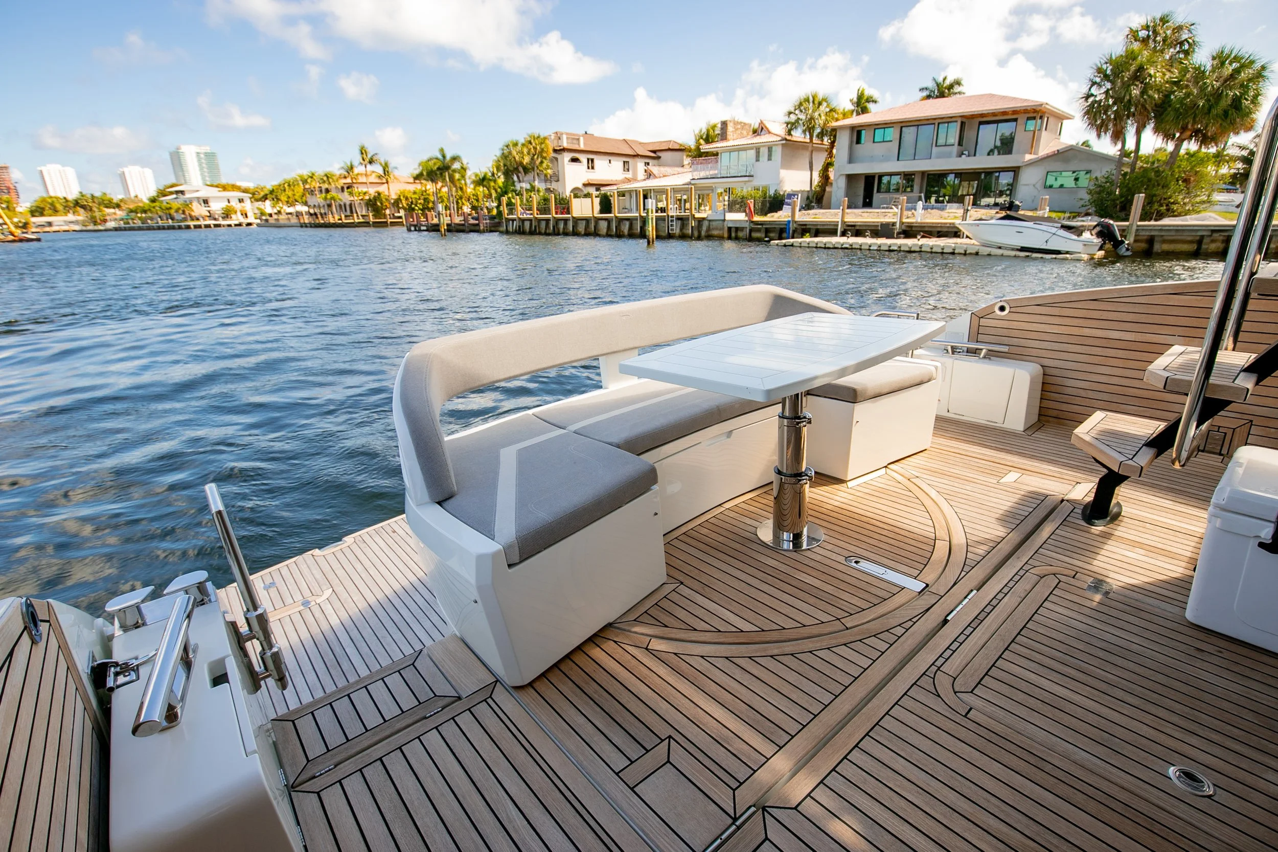 Galeon 50 Fly-128.jpg