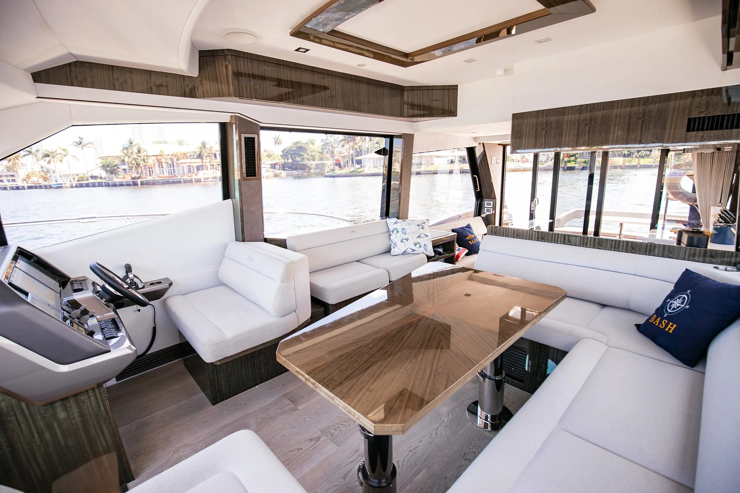 Galeon 50 Fly-103.jpg