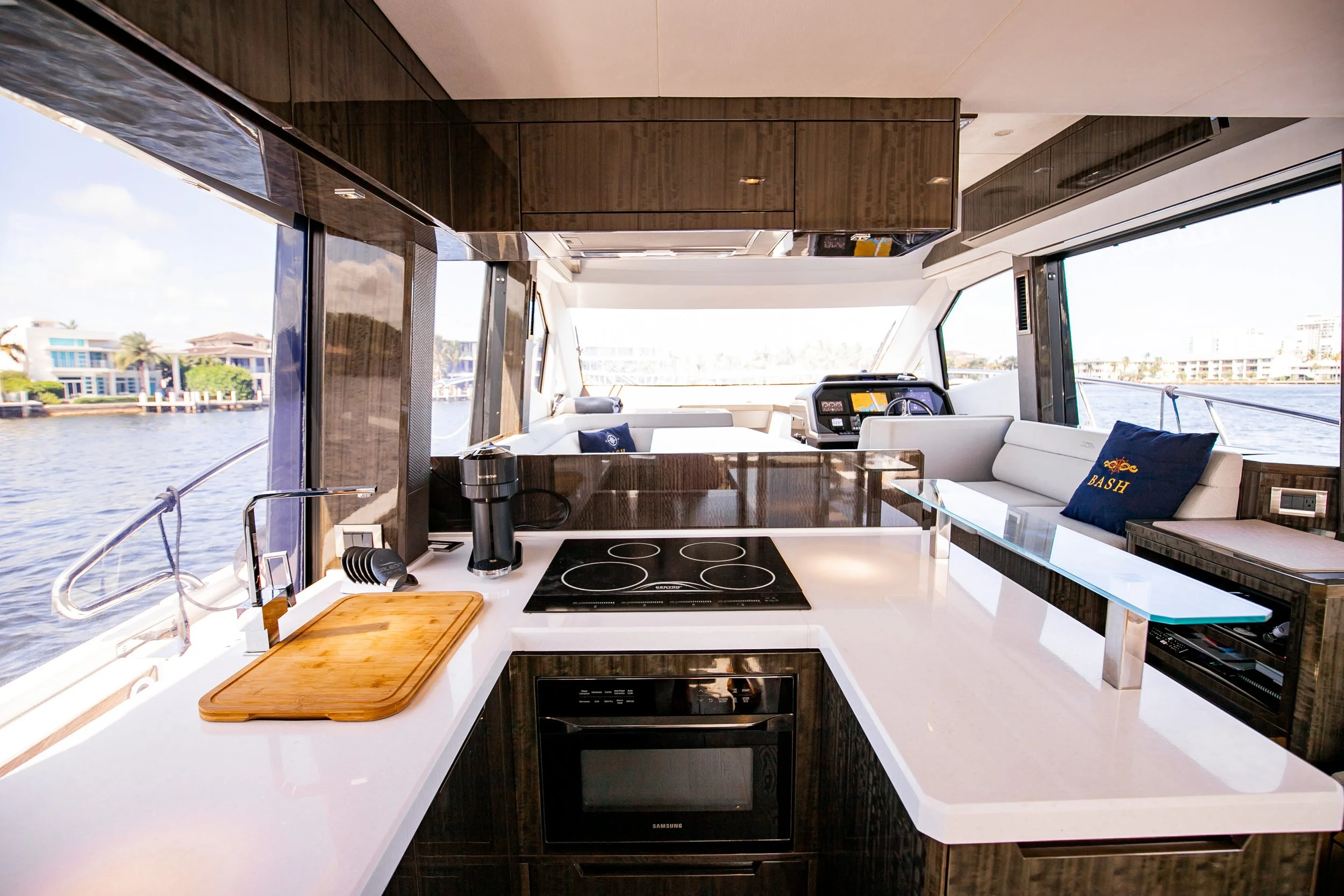 Galeon 50 Fly-094.jpg