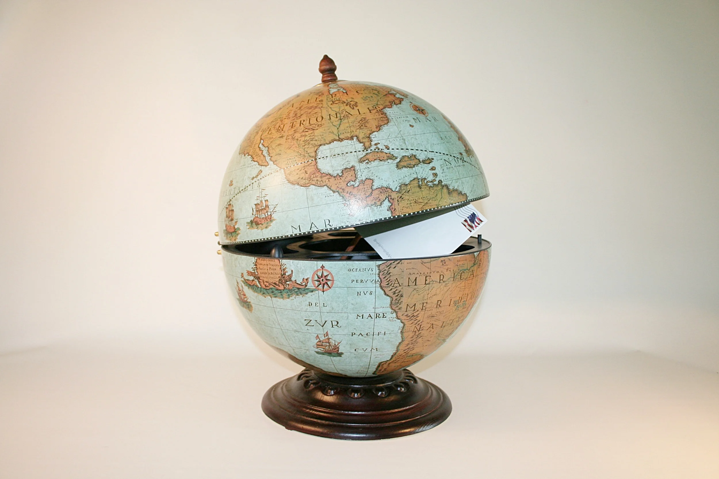card box globe