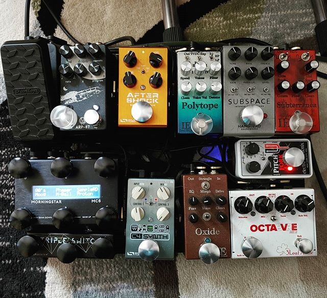 Not too much has changed since the last time I posted a picture of the board. Pretty happy with this setup.
.
.
.
.
#pedalboardsofdoom #basspedals #pedalboard #basspedalboard