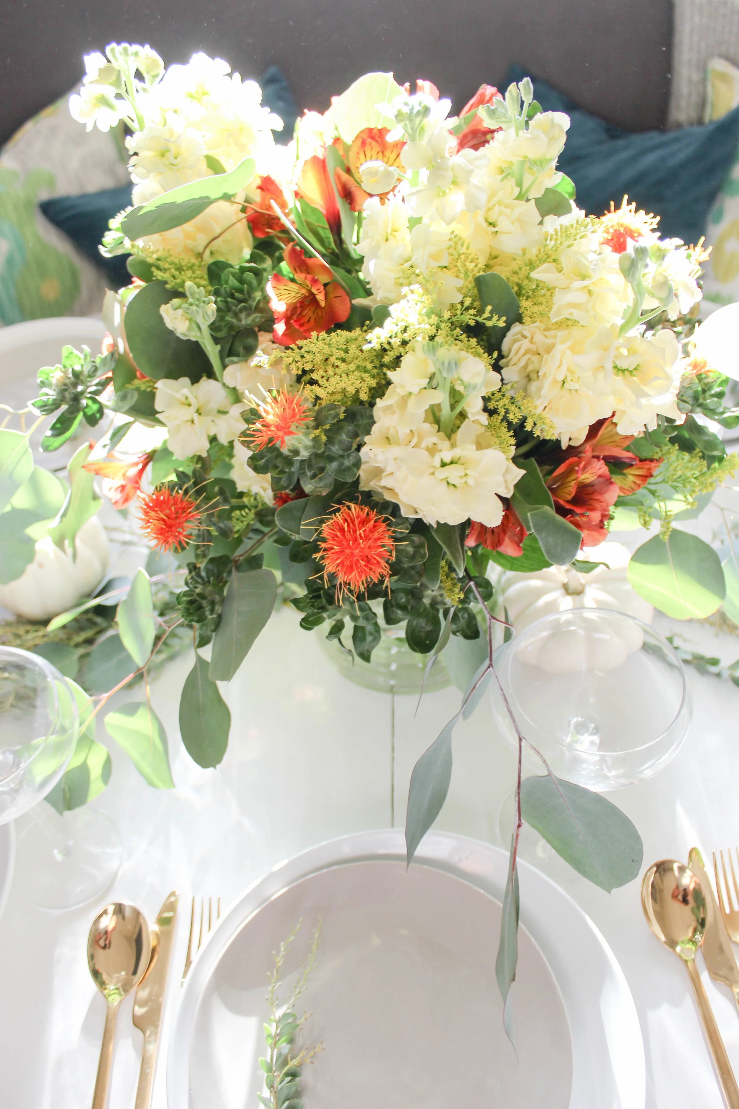 Modern Fall Inspired Thanksgiving Table 