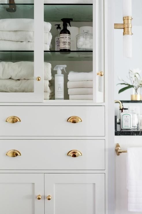 Small Linen Cabinet Makeover, Linen Closet With Pull Out Shelves