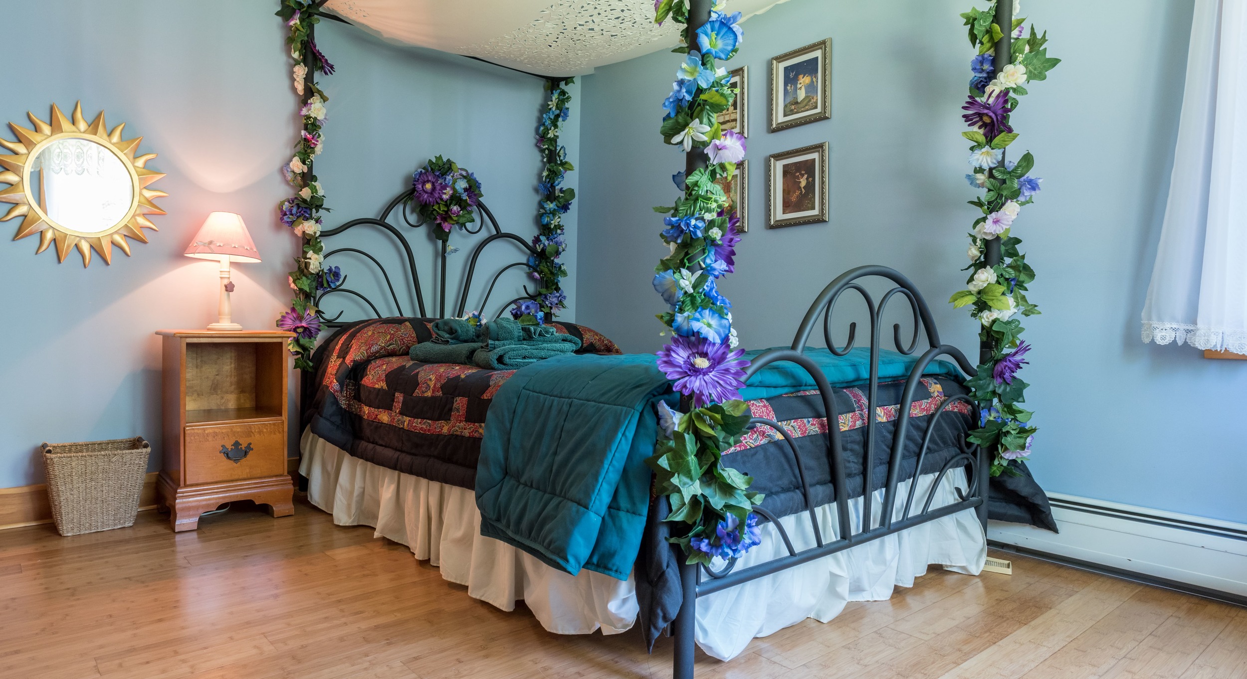  Upstairs bedroom with double bed 