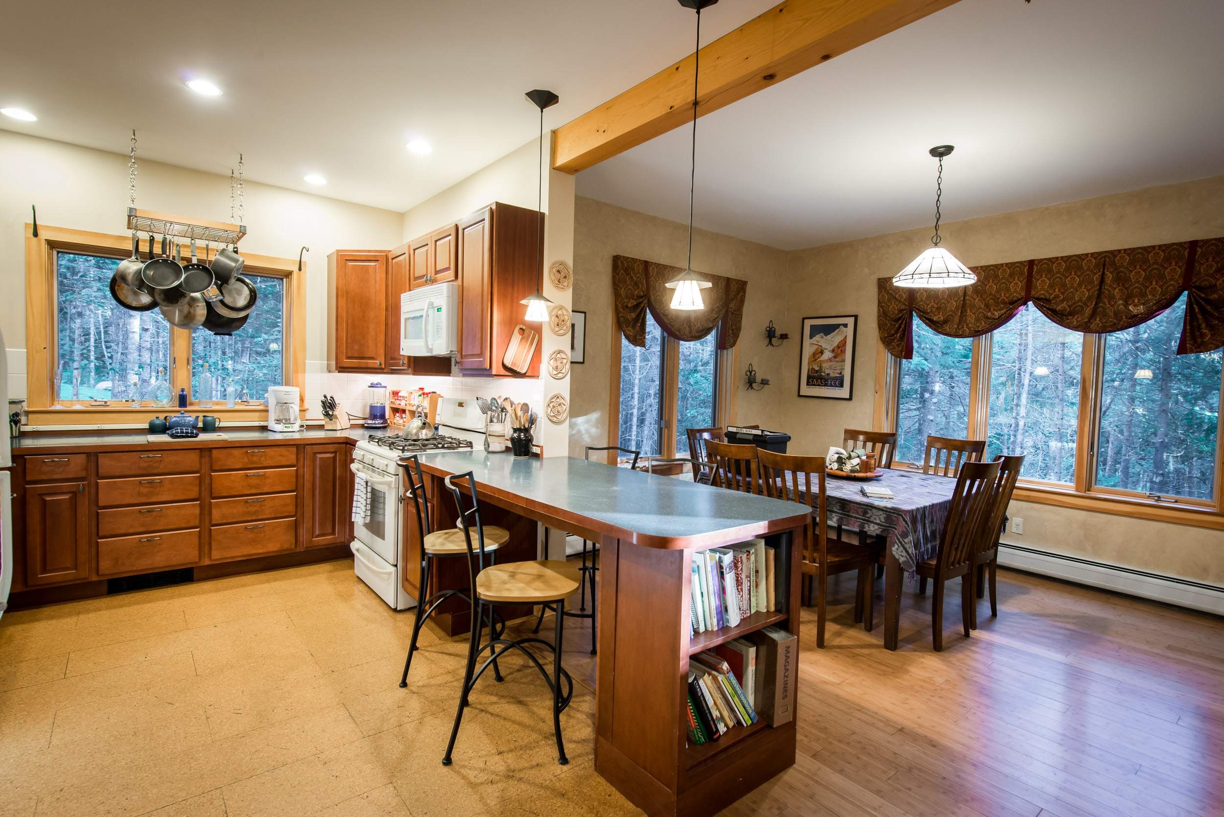  Kitchen with breakfast bar and dining area 