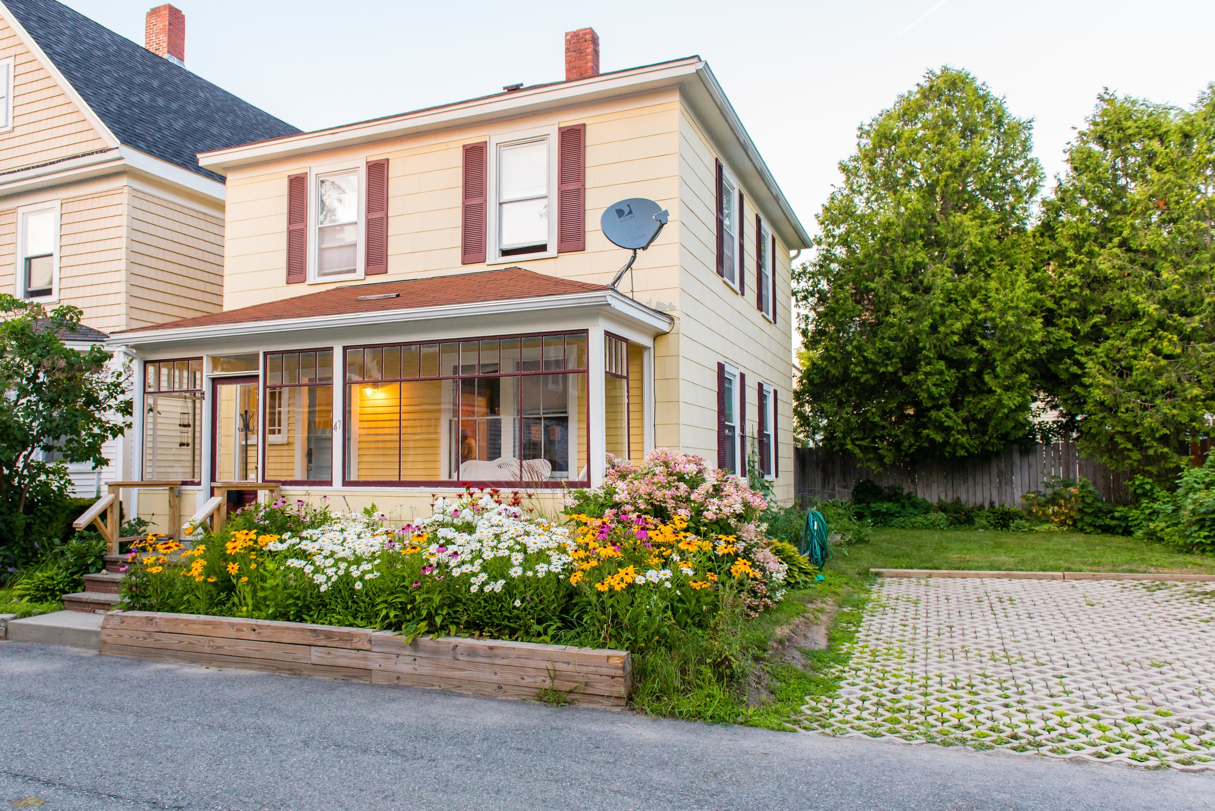  A freshly renovated Bar Harbor home in a quiet downtown area. 