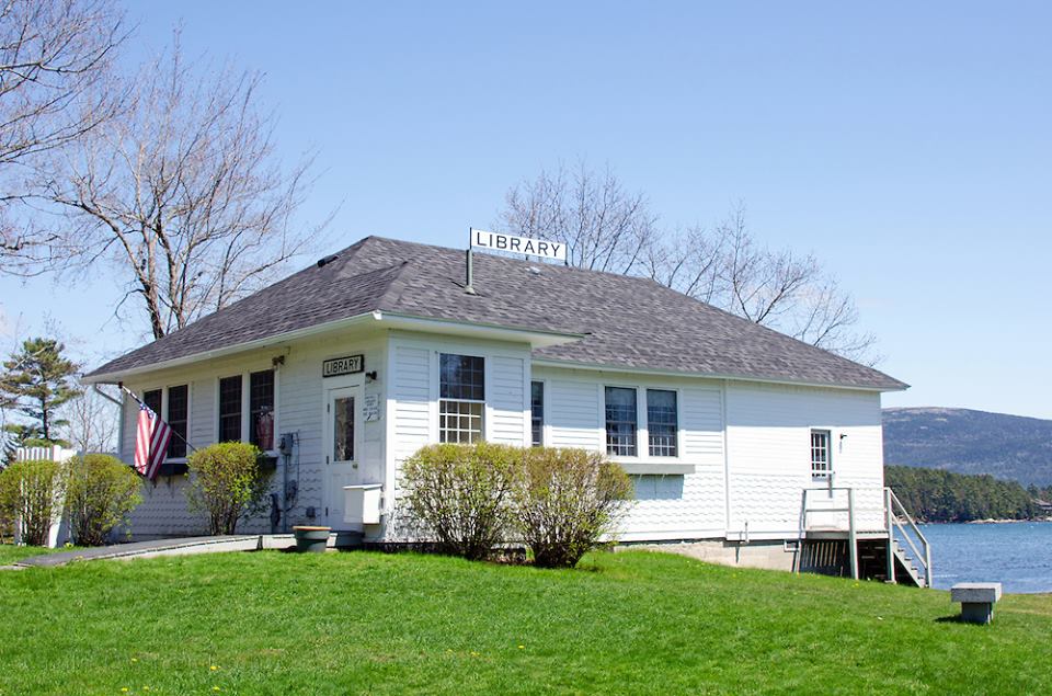  The Somesville library located in the heart of the town's village. 