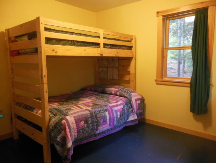  Bedroom on the first floor with bunk beds 