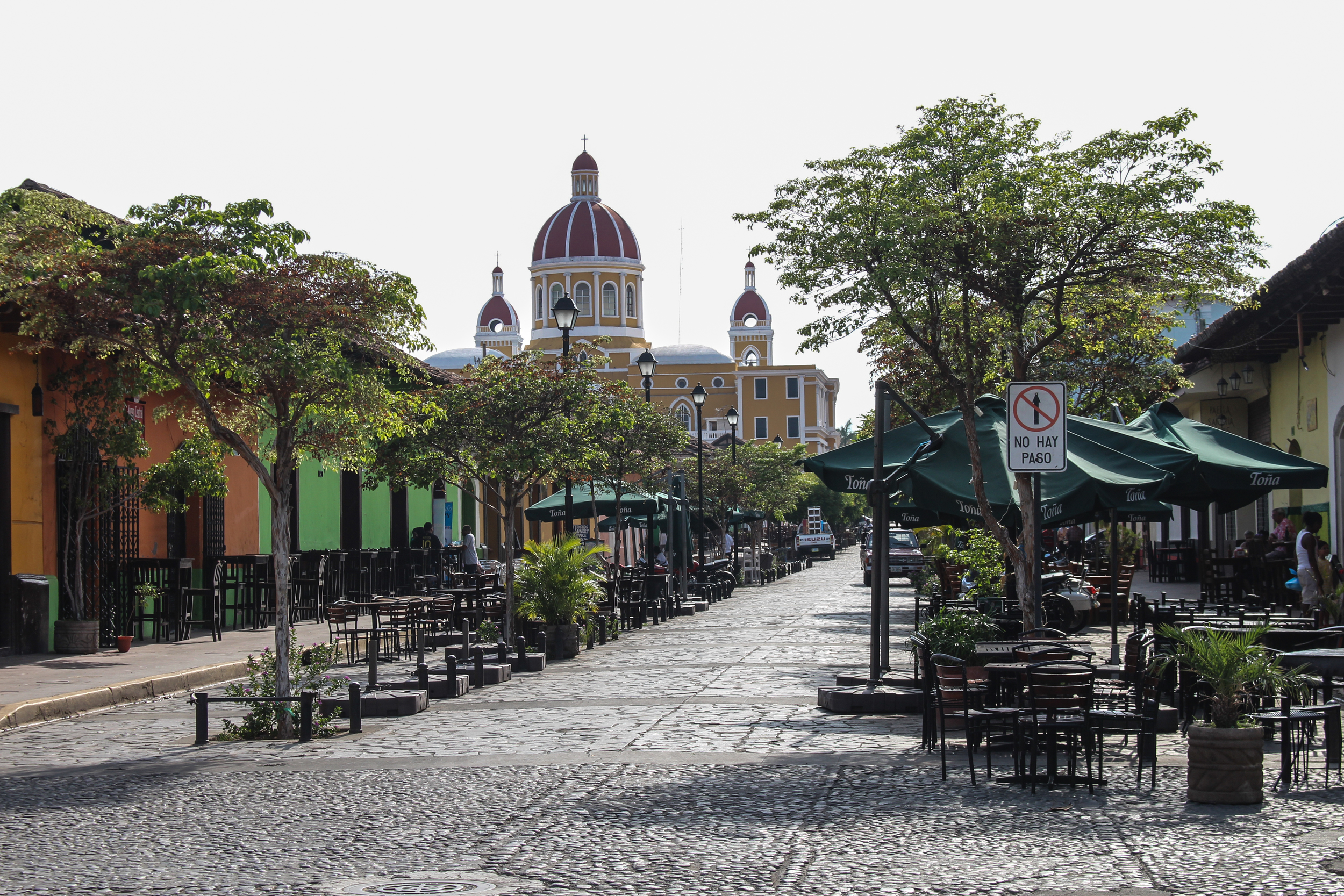 Quiet afternoons in Granada