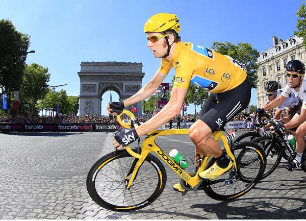 Bradley Wiggins in the yellow jersey on the Champs'Élysées, 2012, Credit: Bettini Photo