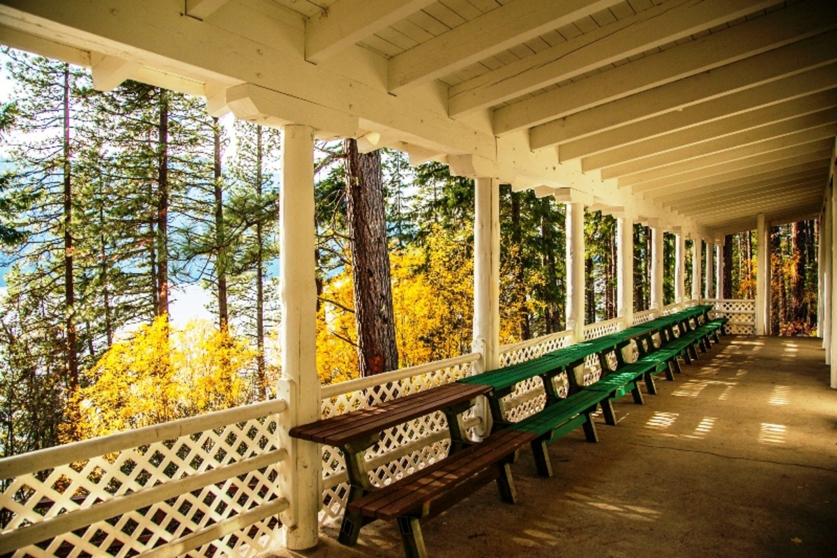 lodge+outdoor+deck.jpg