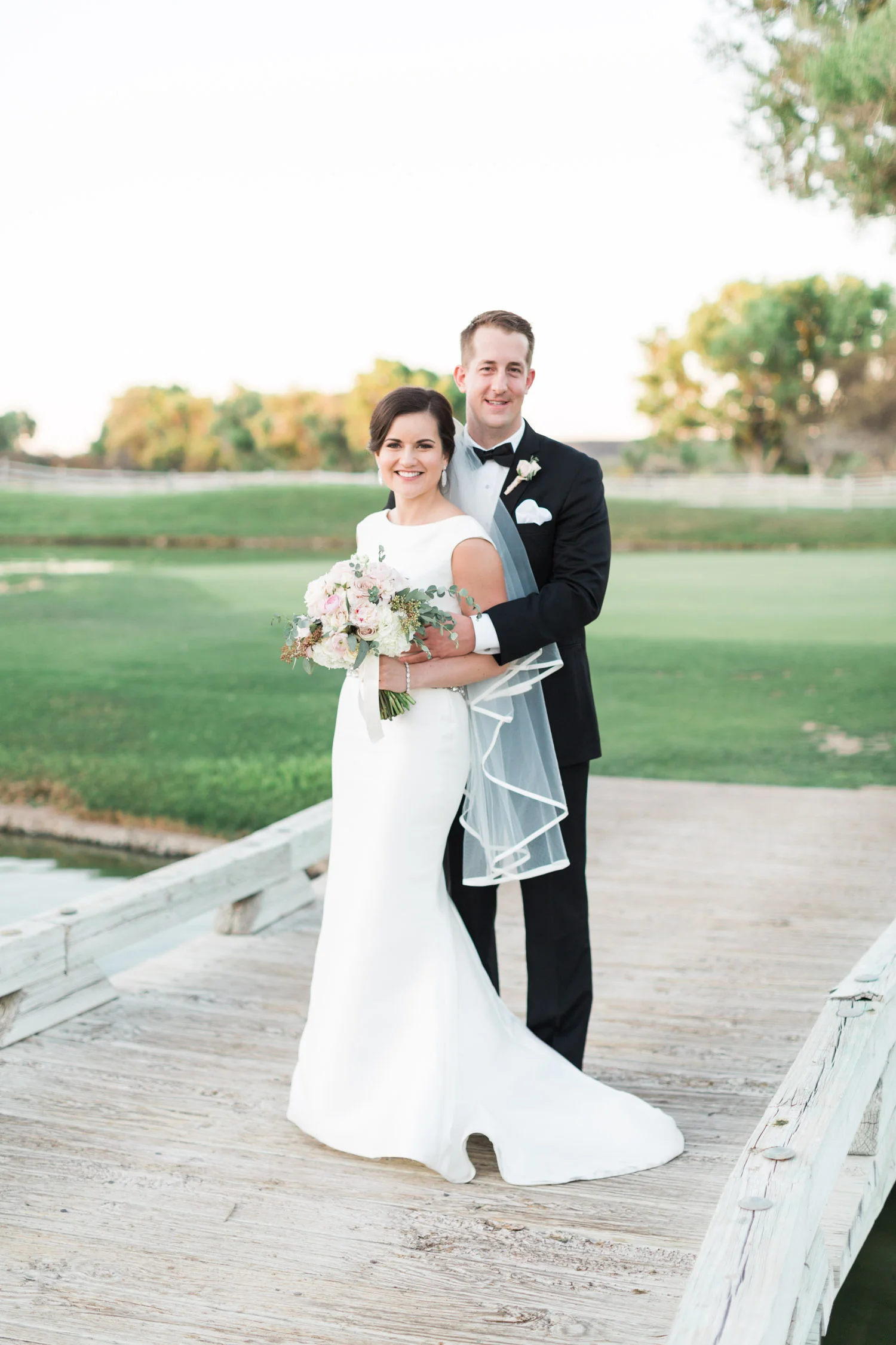 Beautiful green Arizona wedding venue in Tubac capture by Tucson wedding photographers Betsy & John| Betsy & John Photography | Tucson Wedding Photographers 
