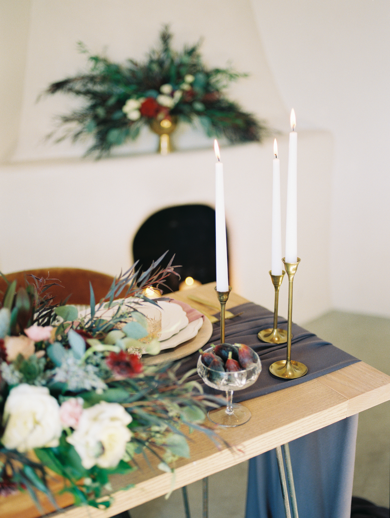Stunning tablescape by Le Champagne Projects captured by Tucson film wedding photographers Betsy & John on portra 800