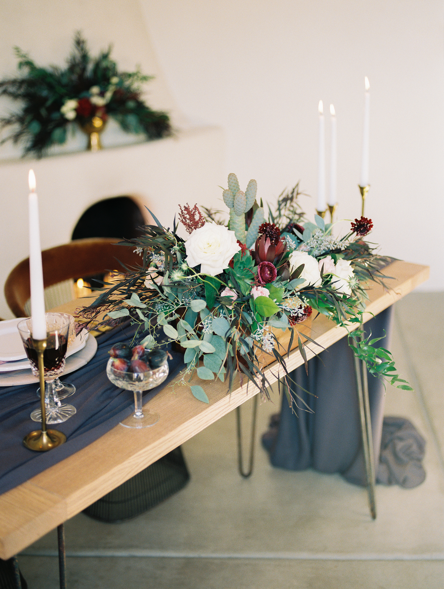 Stunning tablescape captured by Tucson film wedding photographers Betsy & John on Portra 800