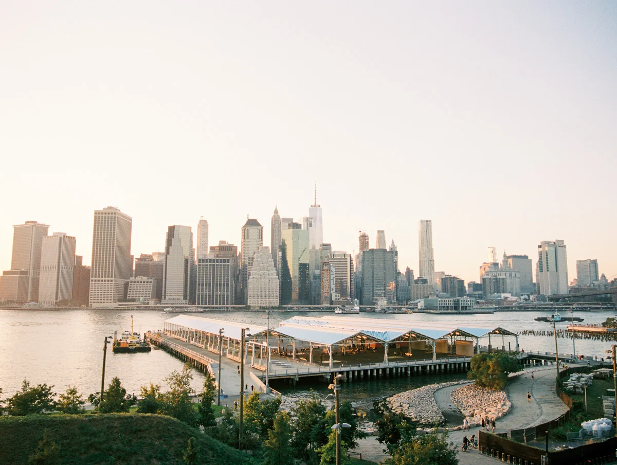 Gorgeous views of the Manhattan Skyline from the Brooklyn Promenade 