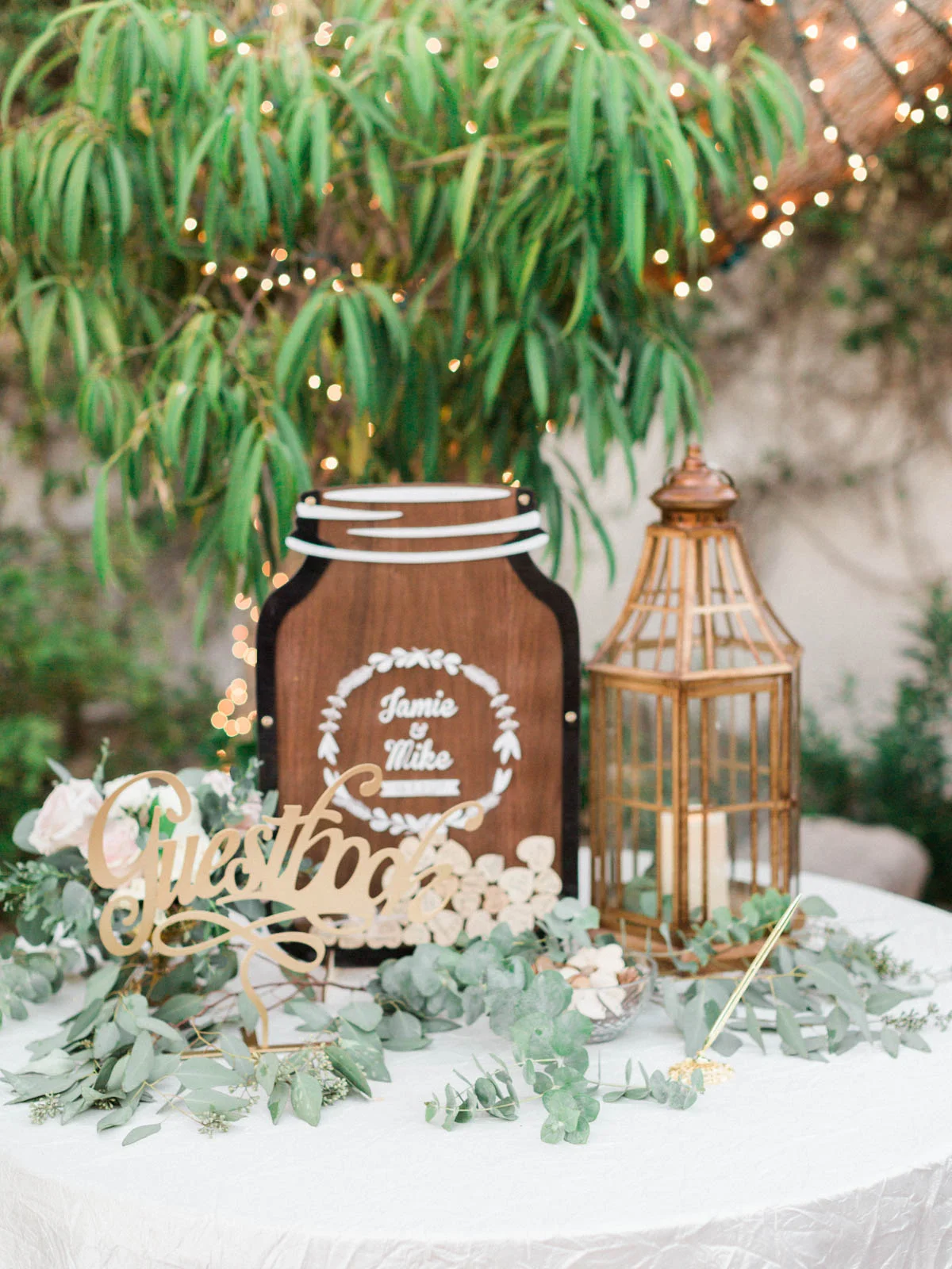 Stillwell House wedding captured by Tucson Wedding Photographers Betsy & John