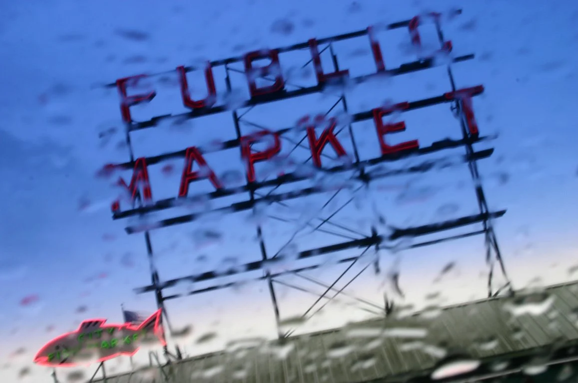 pike-market-sign-in-the-rain_503736520_o.jpg