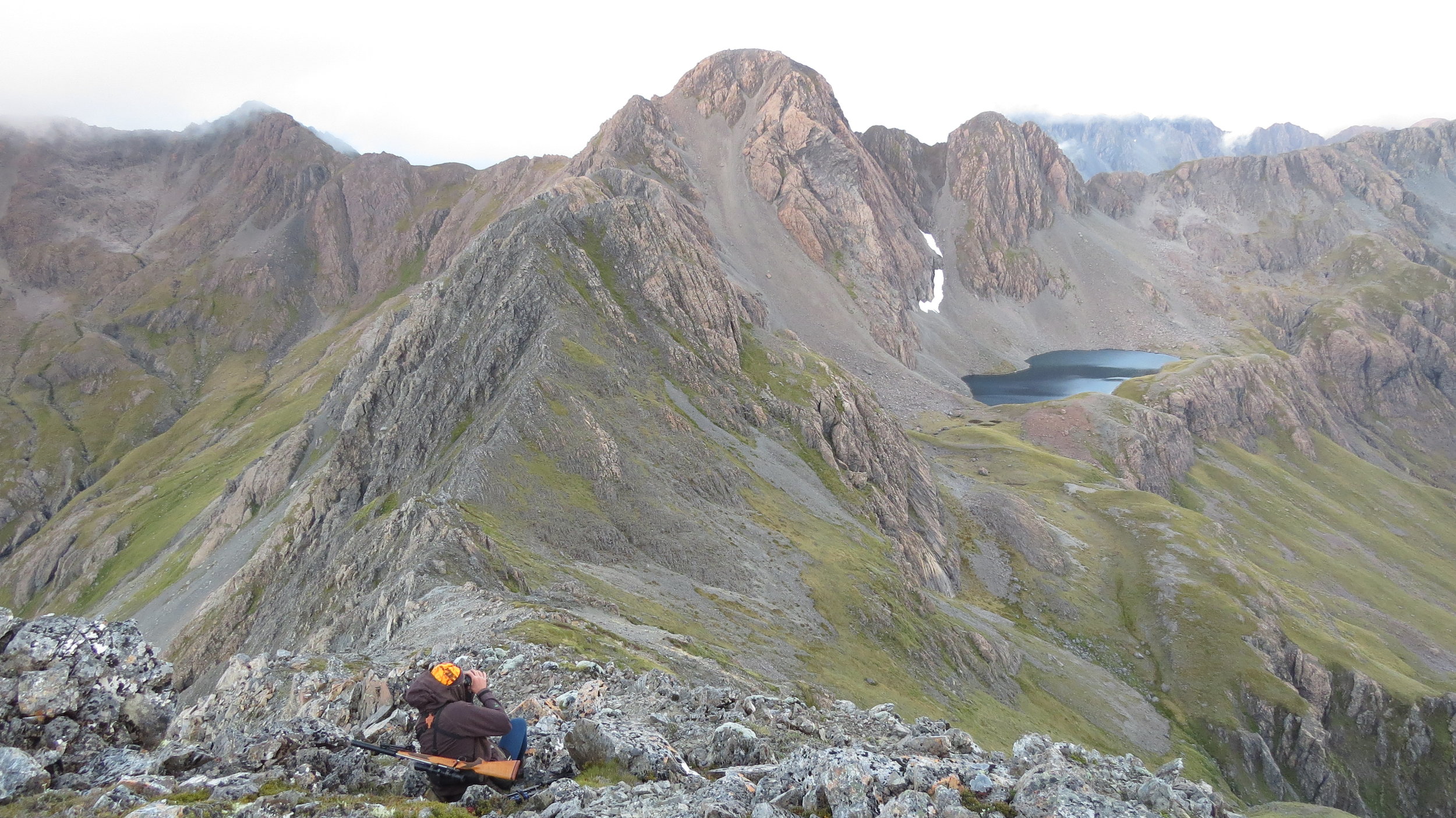 Breath taking scenery at the center of the Southern Alps