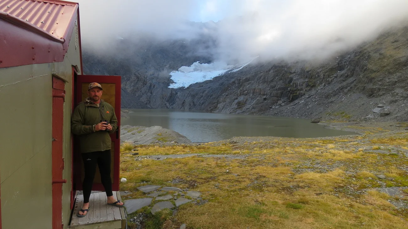 The bonus is that there are a few Tahr and Chamois to be spotted from the hut door at Ivory Lake.
