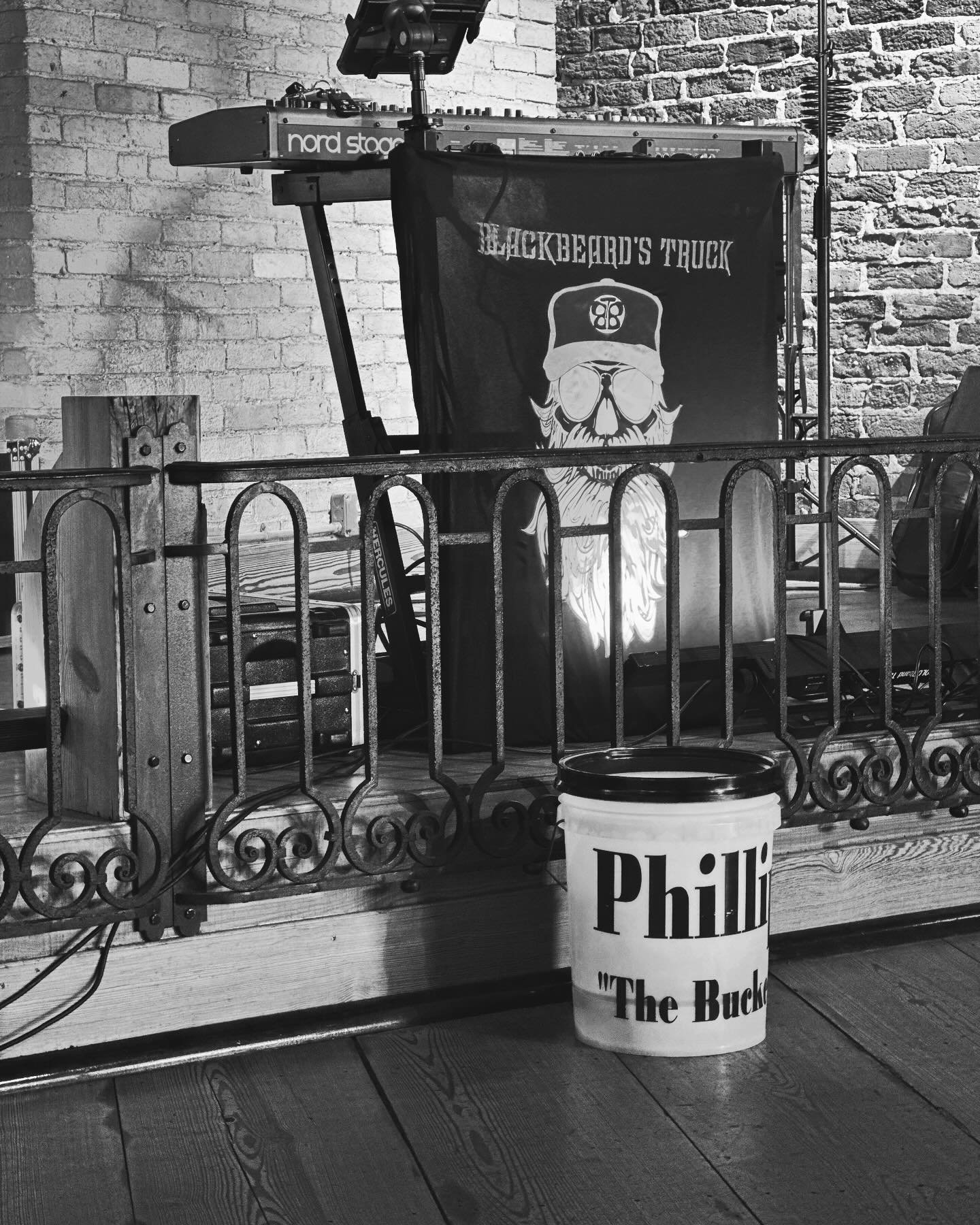 Stage is set and show starts at 9pm! Come early and get some good food and a good seat and let&rsquo;s have a rocking good time! #livemusic #blackbeardstruck #barfigaro #rockinggoodtimes