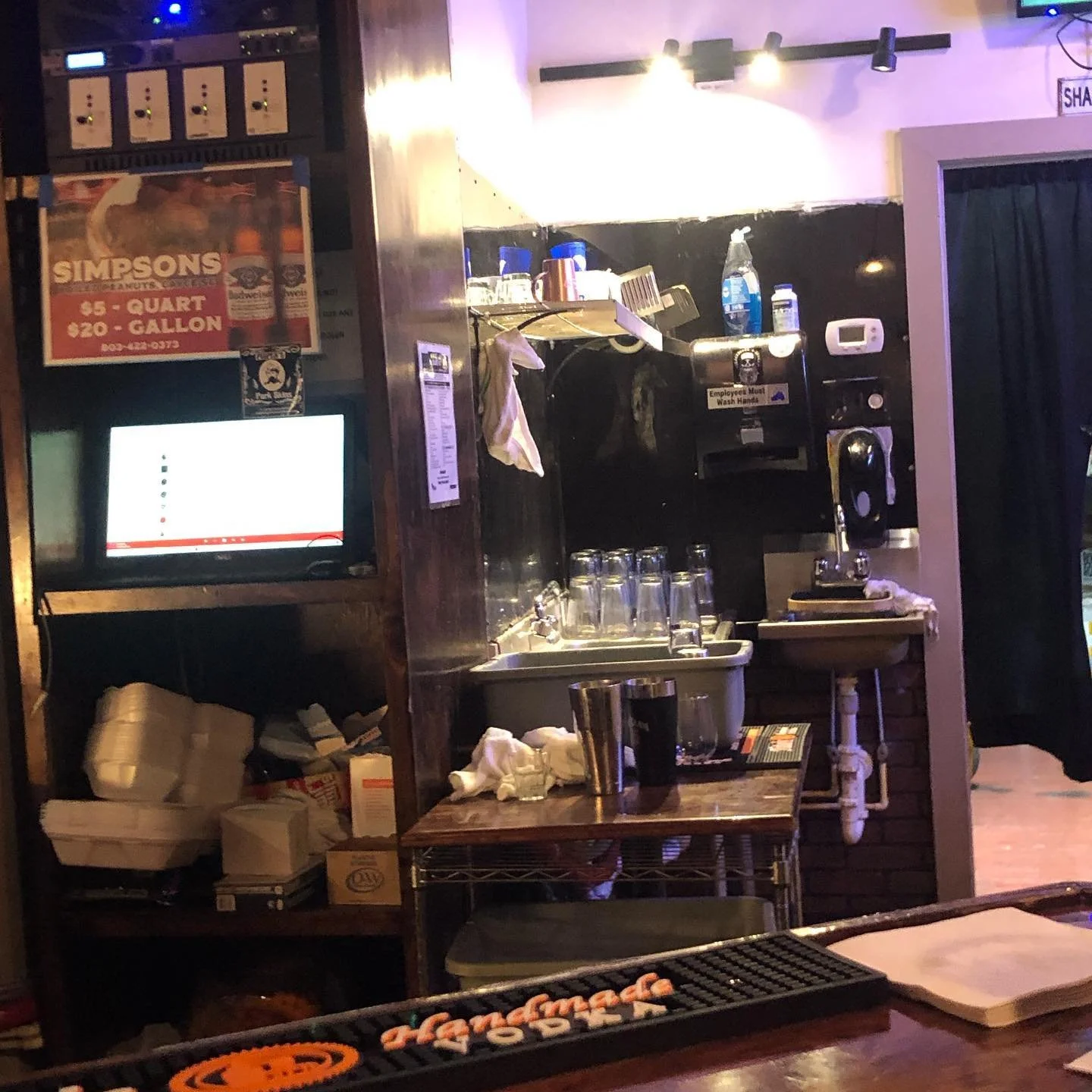 I spy with my little eye a BBT sticker @henrysdevinecayce