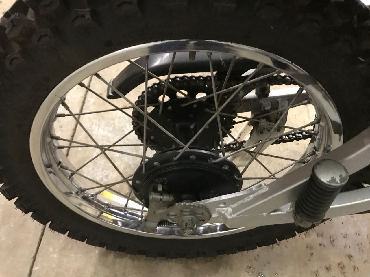 xt200 wheel.jpg