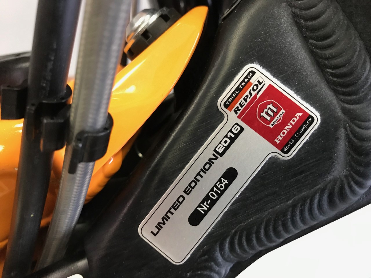 montesa badge.jpg