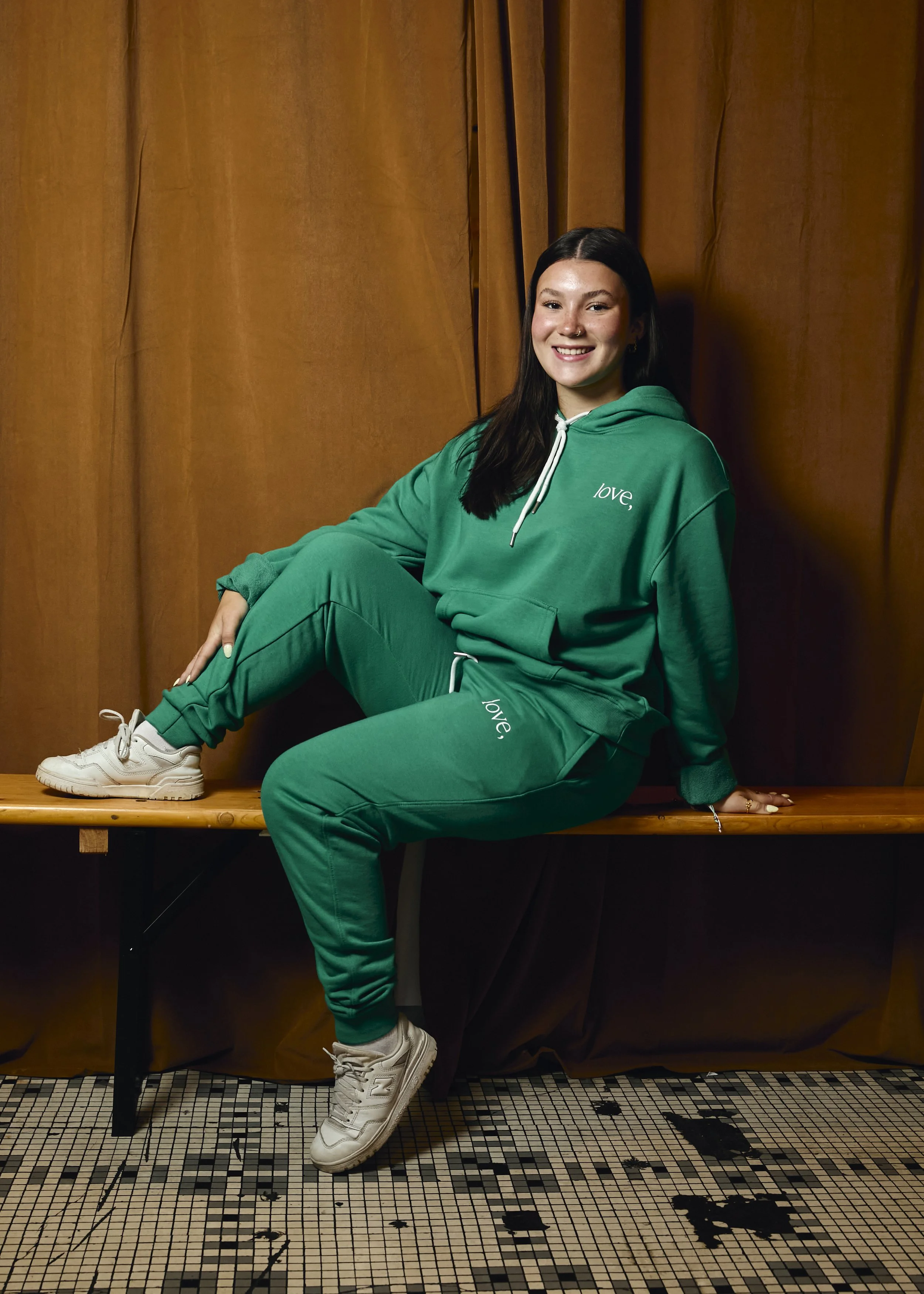 09_10_25_love shoot_coffeeshop_3986.jpg